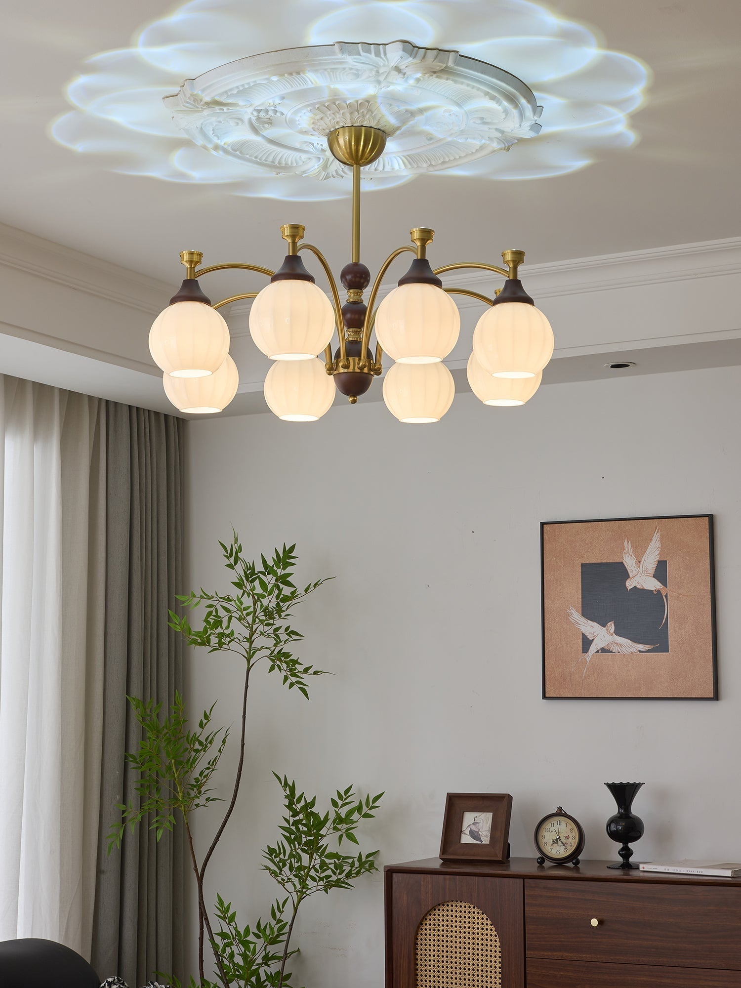 Illoros Traditioneller Eleganter Holzkronleuchter-Letslighting