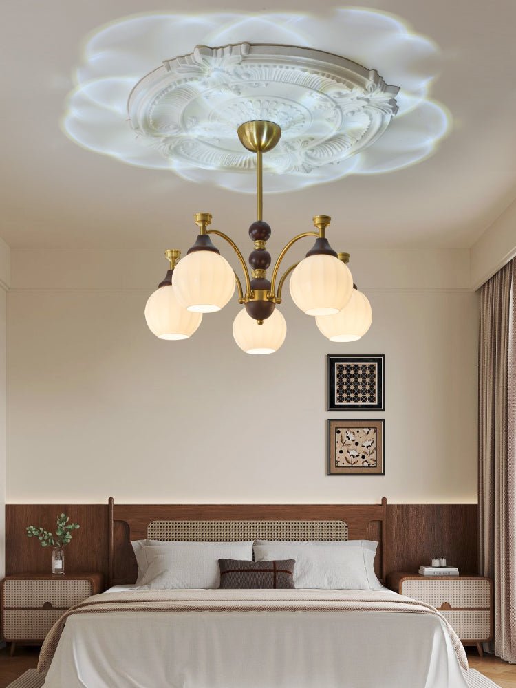 Illoros Traditioneller Eleganter Holzkronleuchter-Letslighting
