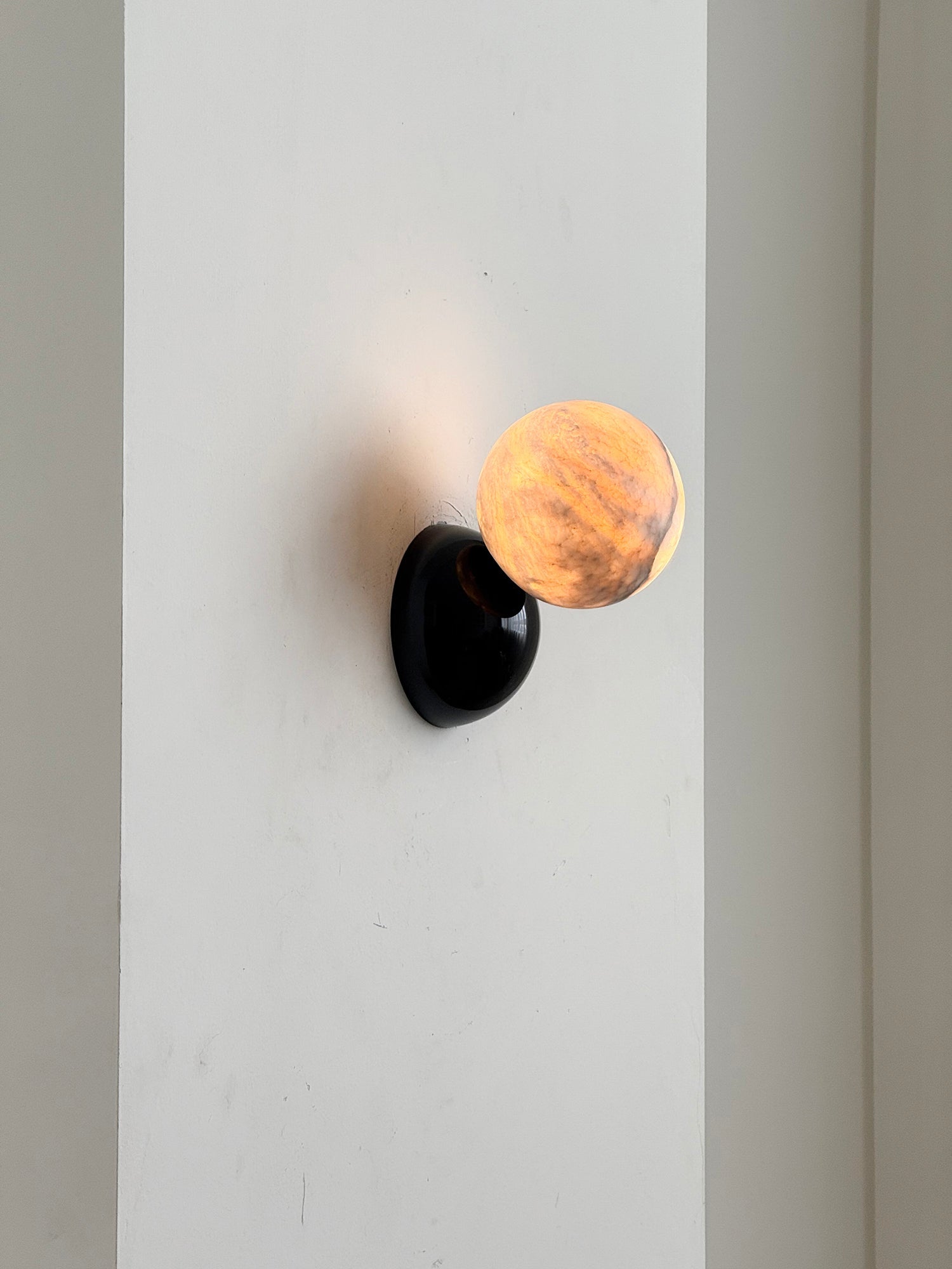 Arca Modern Minimalist Eclipse Mrable Metal Wall Lamp - Letslighting