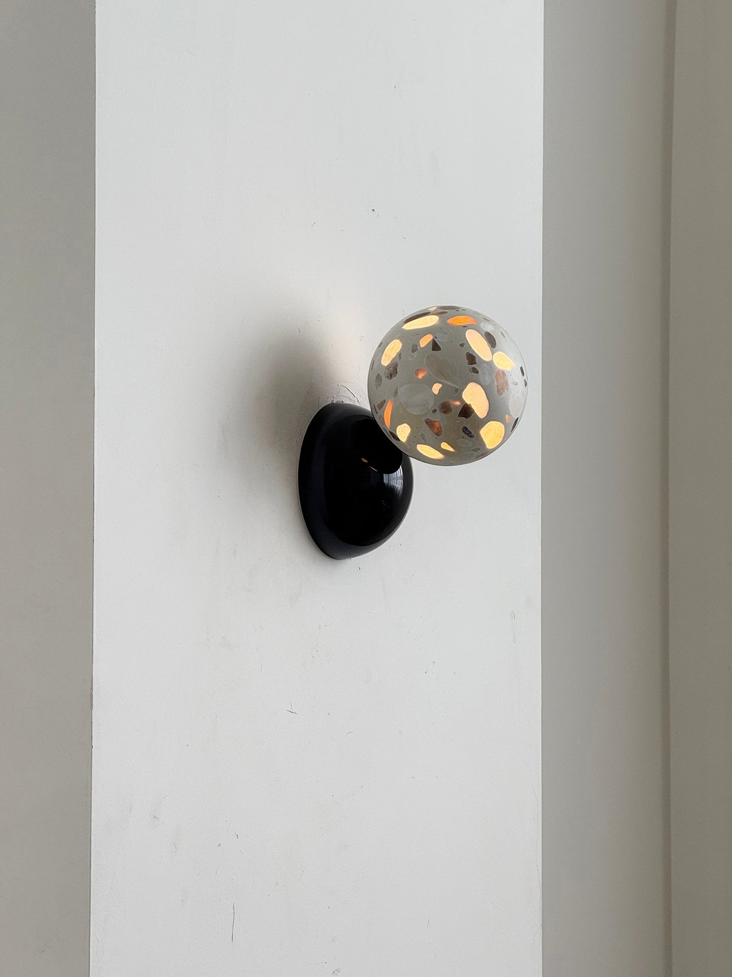 Arca Modern Minimalist Eclipse Mrable Metal Wall Lamp - Letslighting