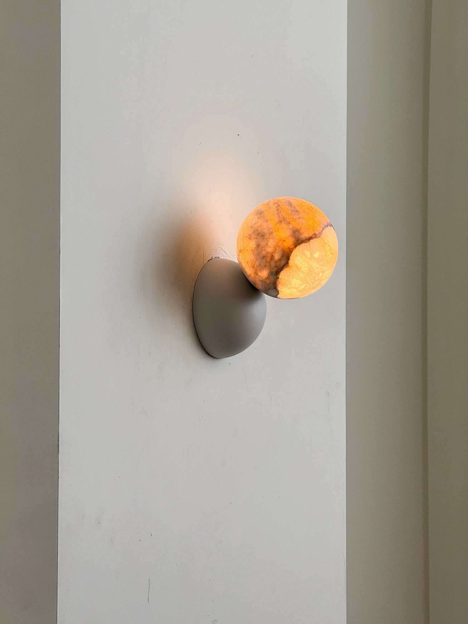 Arca Modern Minimalist Eclipse Mrable Metal Wall Lamp - Letslighting