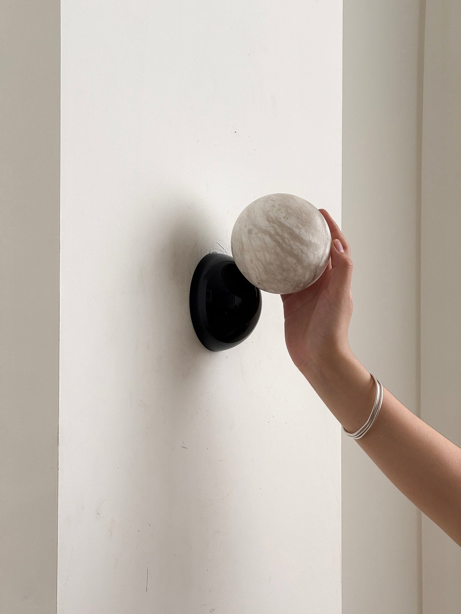 Arca Modern Minimalist Eclipse Mrable Metal Wall Lamp - Letslighting