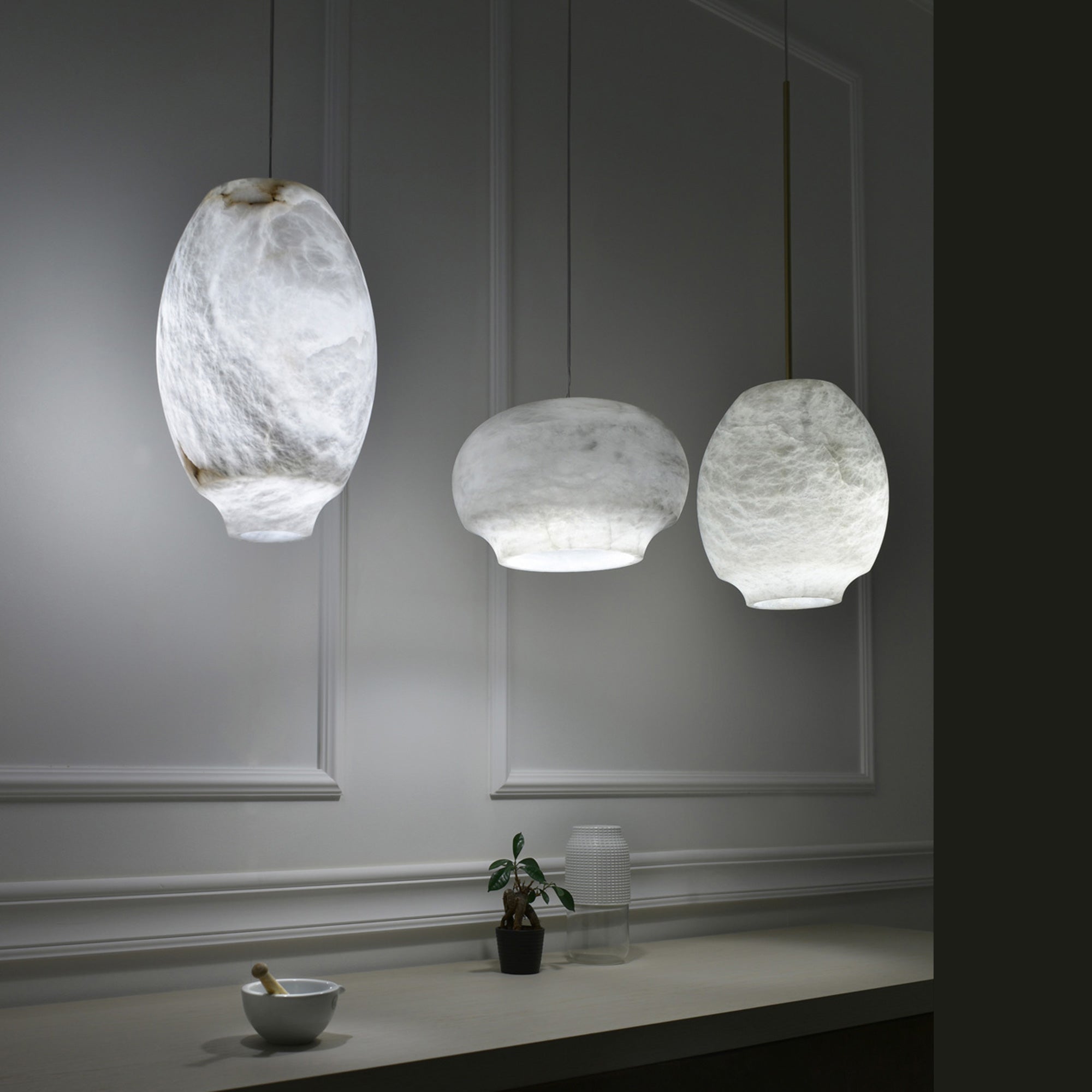 Thalia Minimalist Alabaster Pendant Light - Neutralighting
