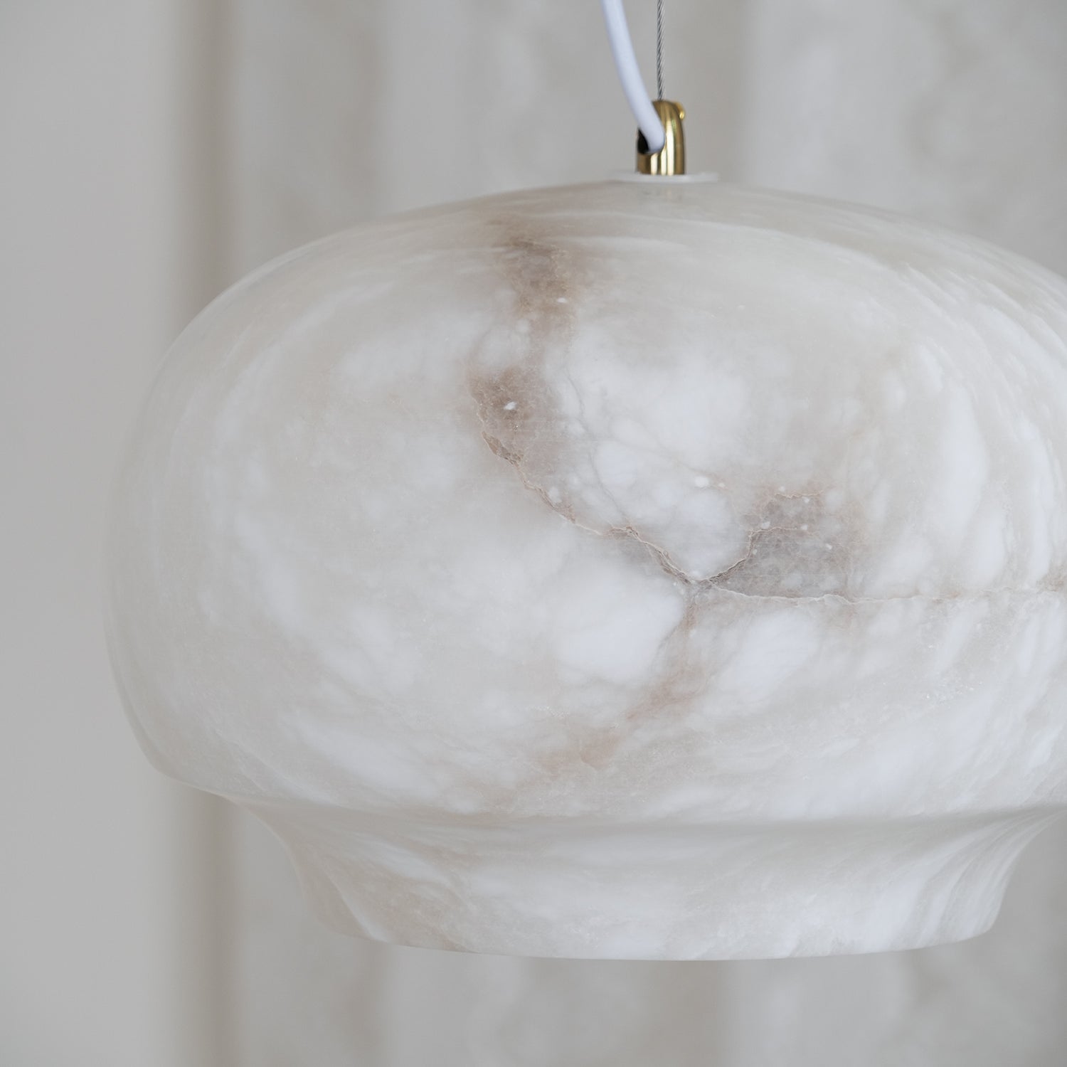 Miroir Modern Minimalist Alabaster Metal Pendant Lamp - Letslighting