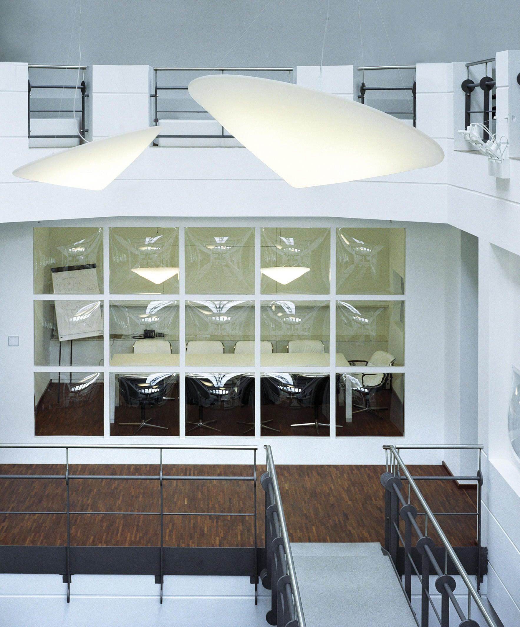 Solara Moderne Pendelleuchte Polyethylen Schräghut Minimalistisch-Letslighting