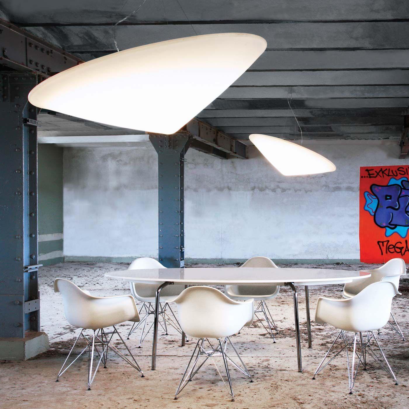 Solara Moderne Pendelleuchte Polyethylen Schräghut Minimalistisch-Letslighting
