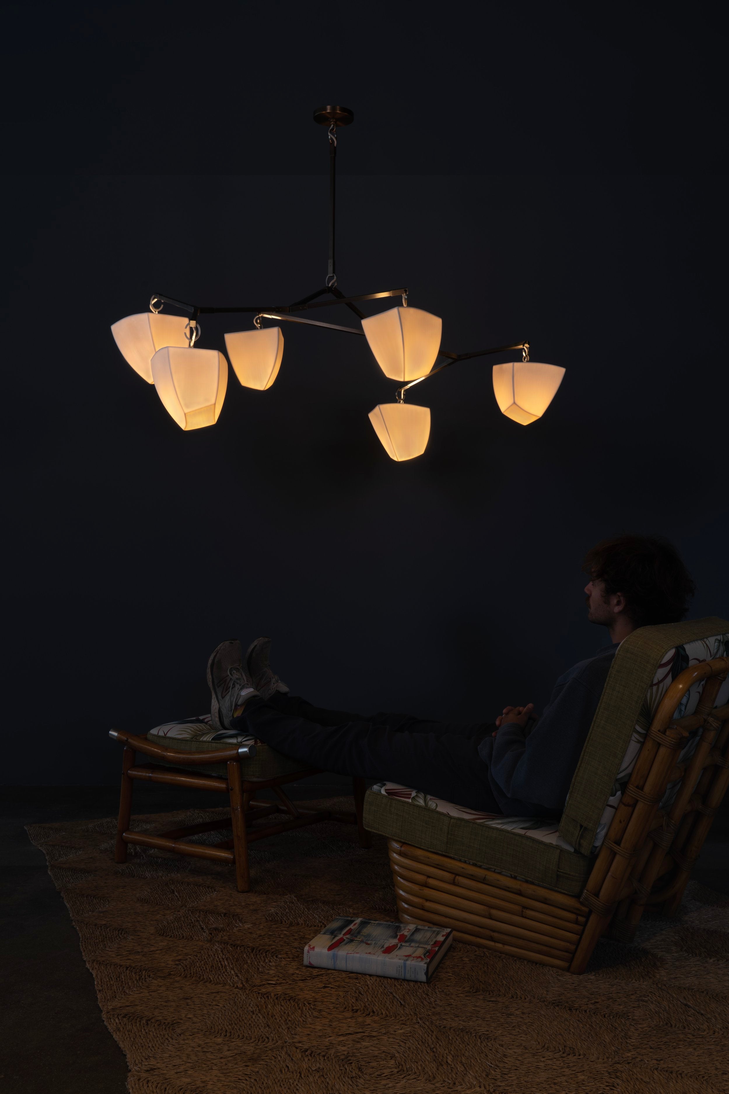Iris Moderner Kronleuchter aus Messingkeramik-Letslighting