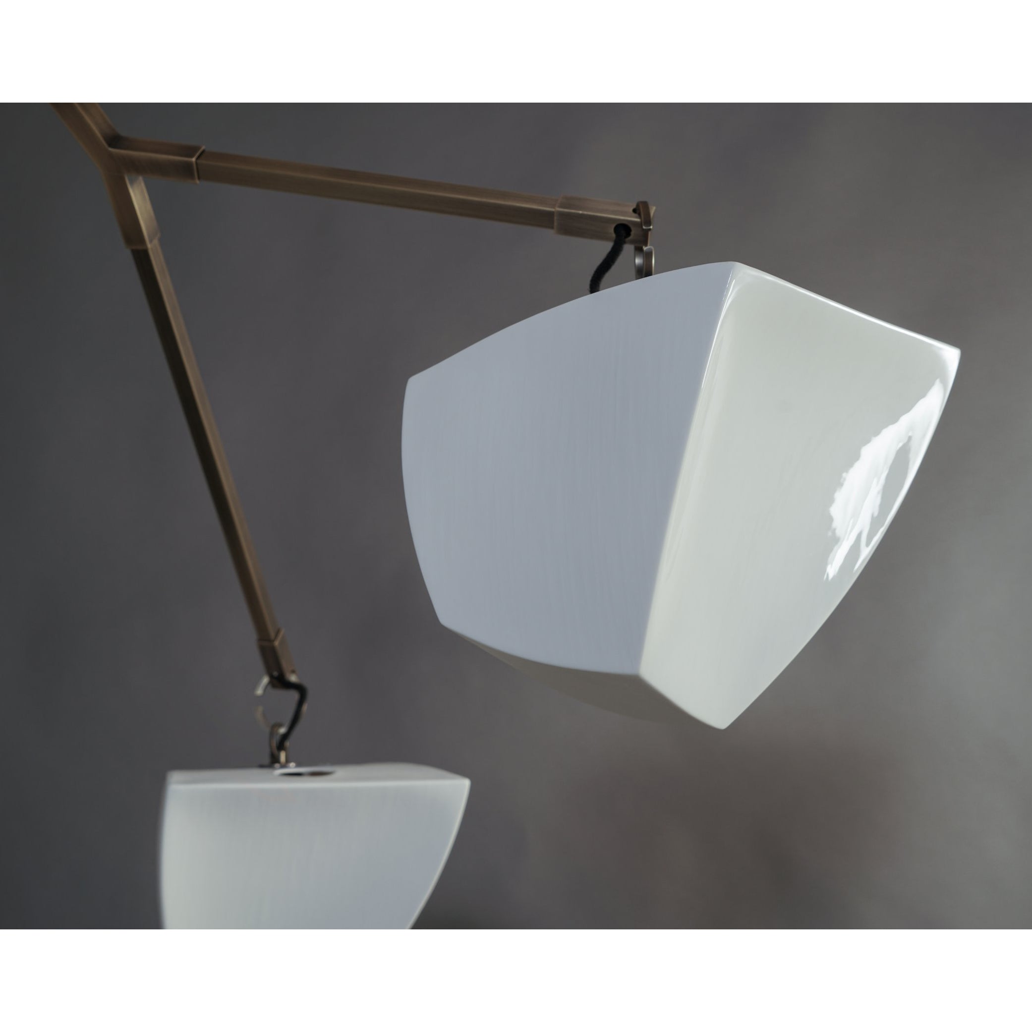 Iris Moderner Kronleuchter aus Messingkeramik-Letslighting