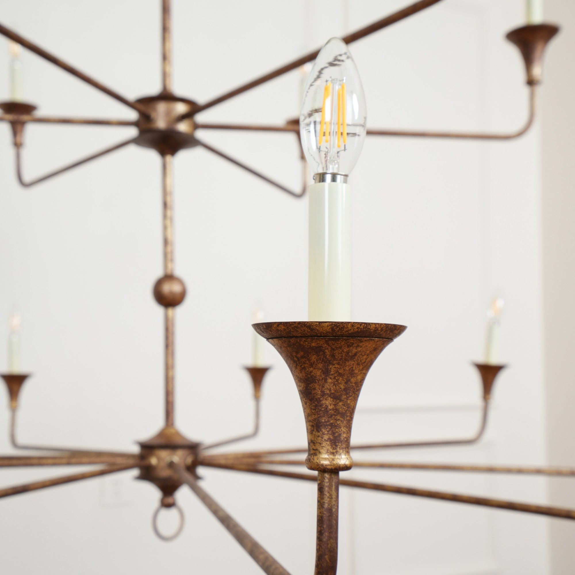 Wisp Großer Vintage-Kronleuchter im Industriestil in Bronze-Letslighting