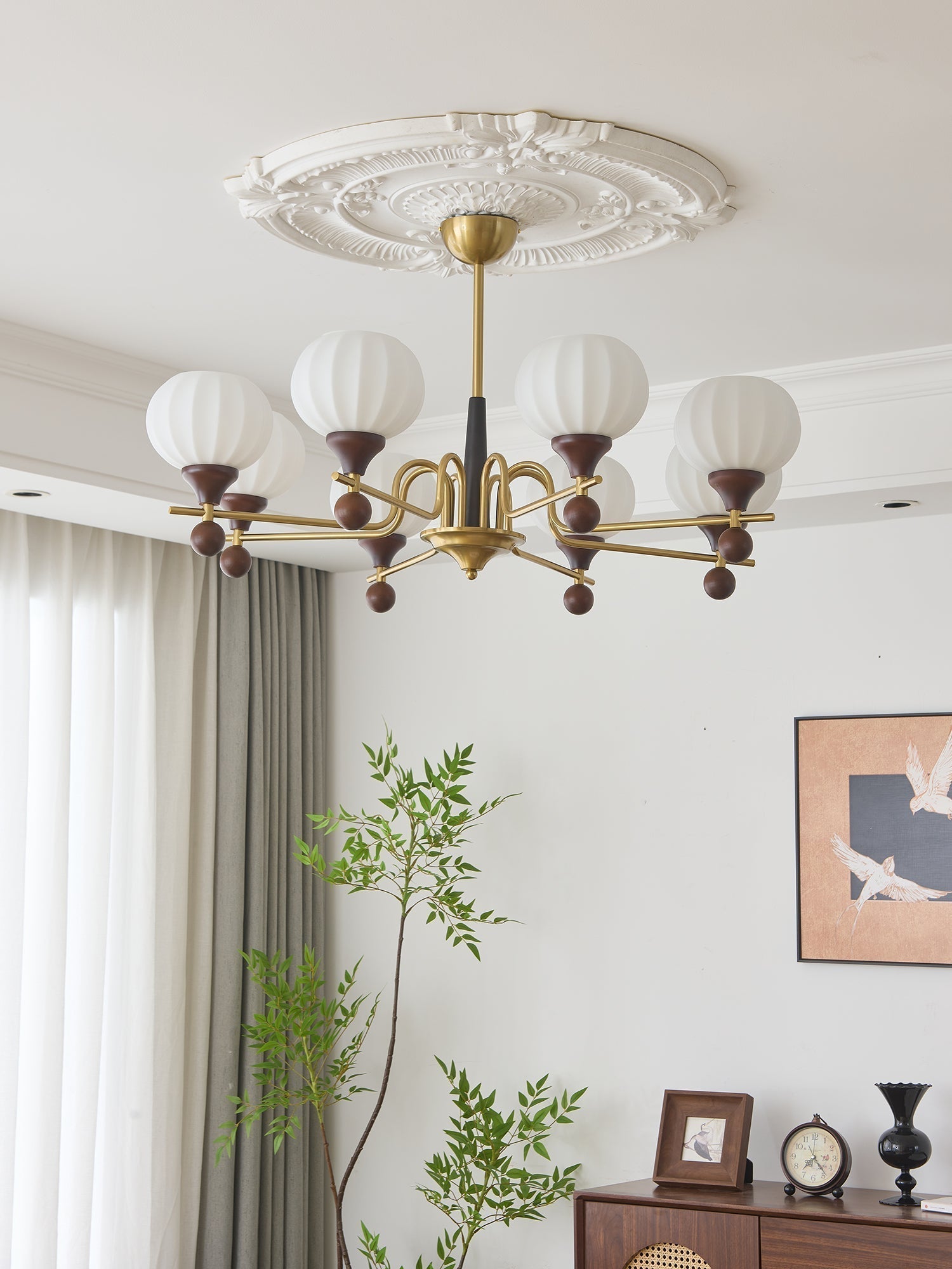 Anorionis Traditioneller Kronleuchter aus Hochwertigem Holz-Letslighting