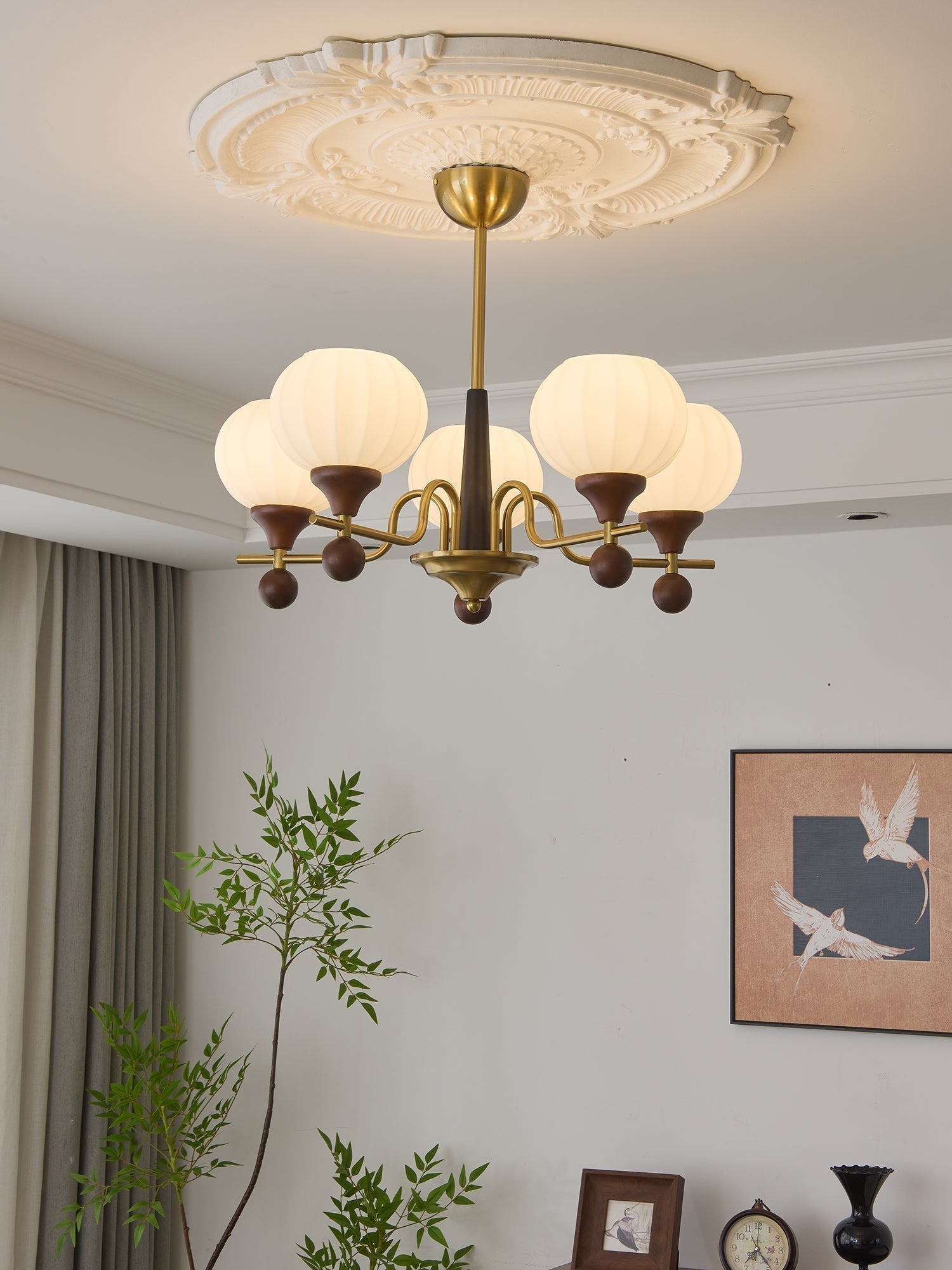 Anorionis Traditioneller Kronleuchter aus Hochwertigem Holz-Letslighting