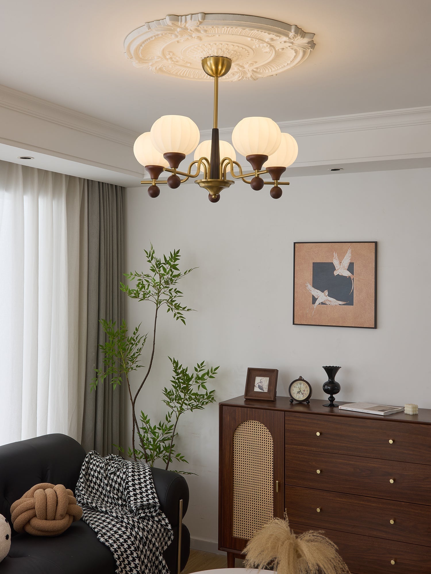 Anorionis Traditioneller Kronleuchter aus Hochwertigem Holz-Letslighting