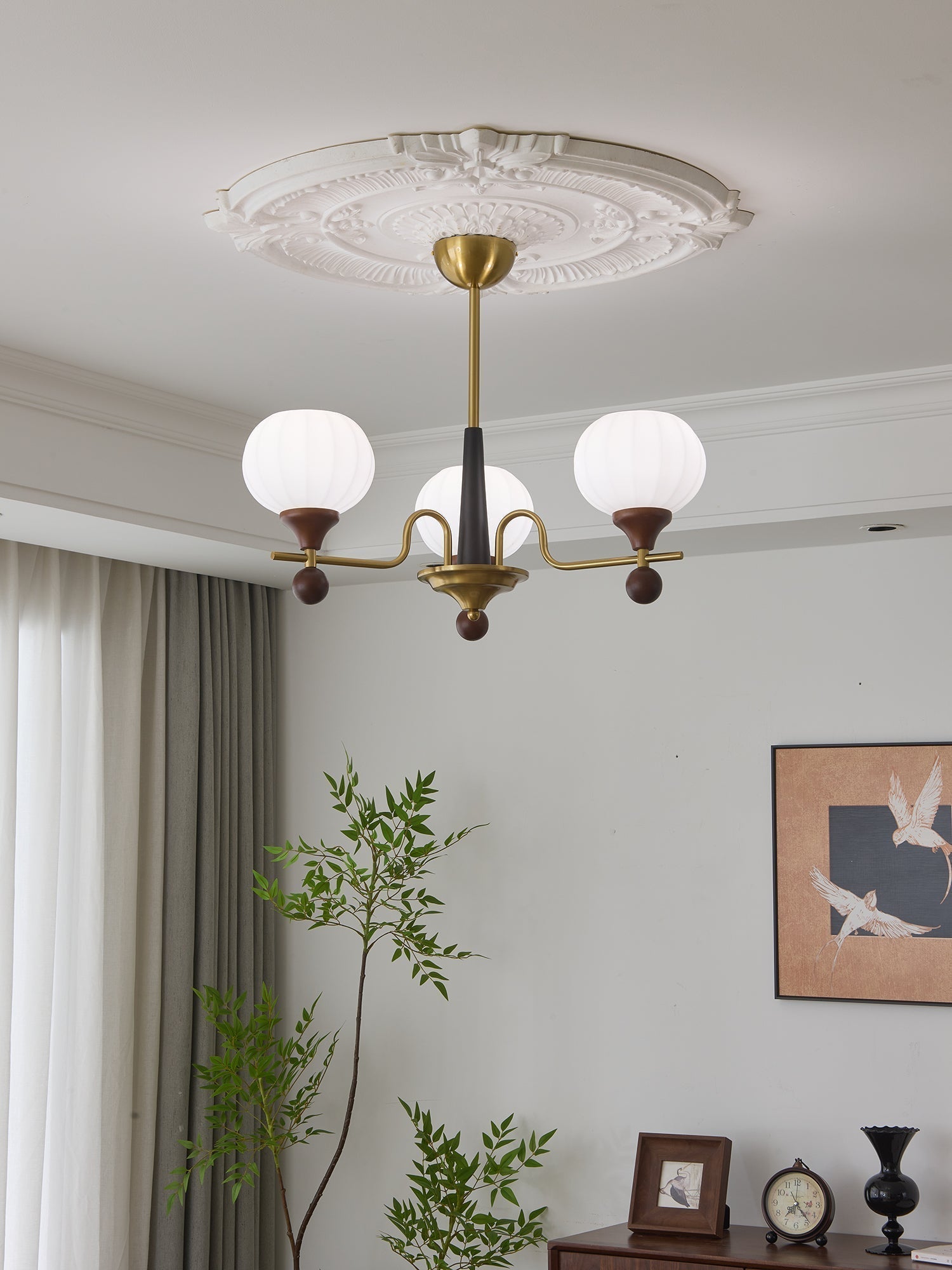 Anorionis Traditioneller Kronleuchter aus Hochwertigem Holz-Letslighting