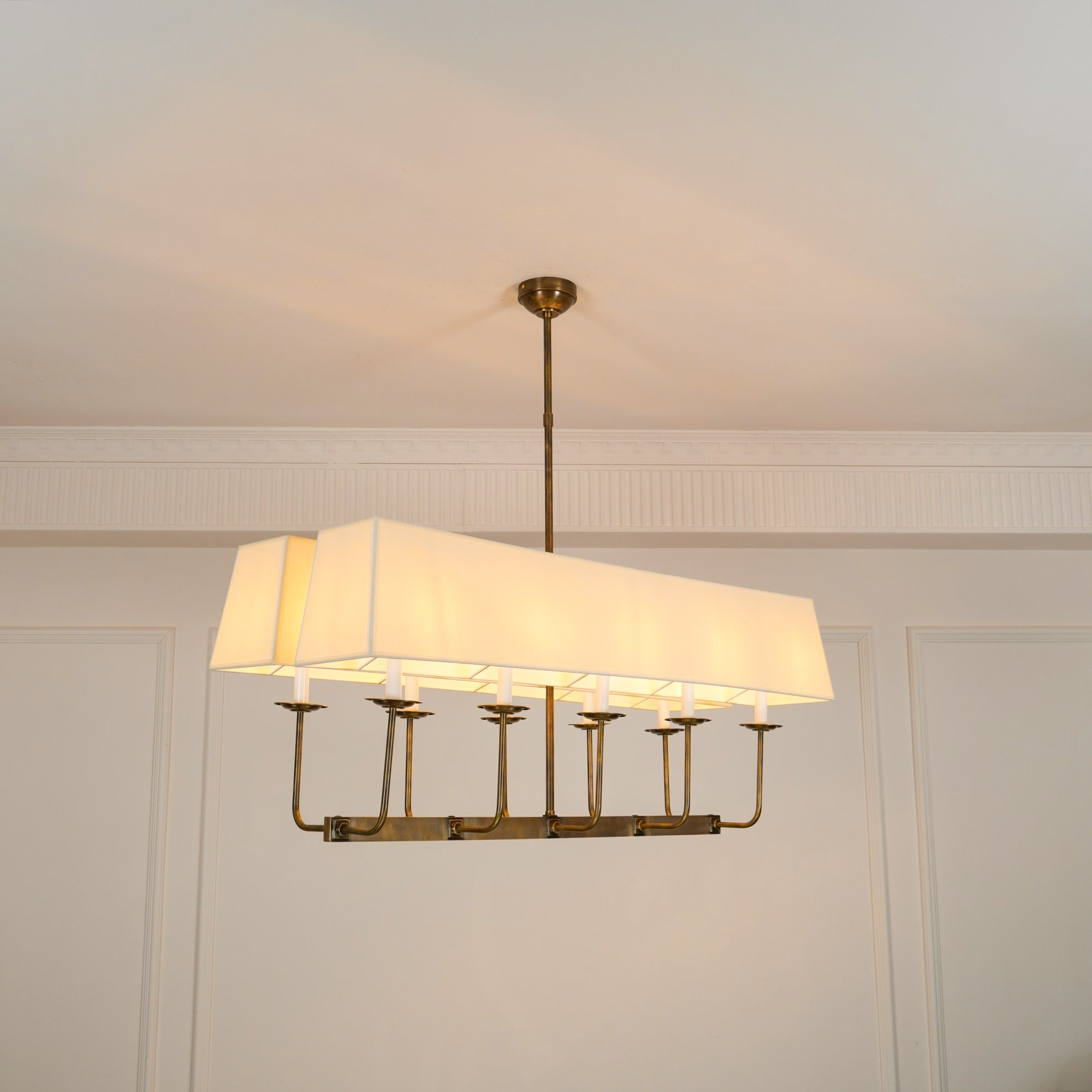 Beacon Linearer Kronleuchter aus Messinggewebe-Letslighting