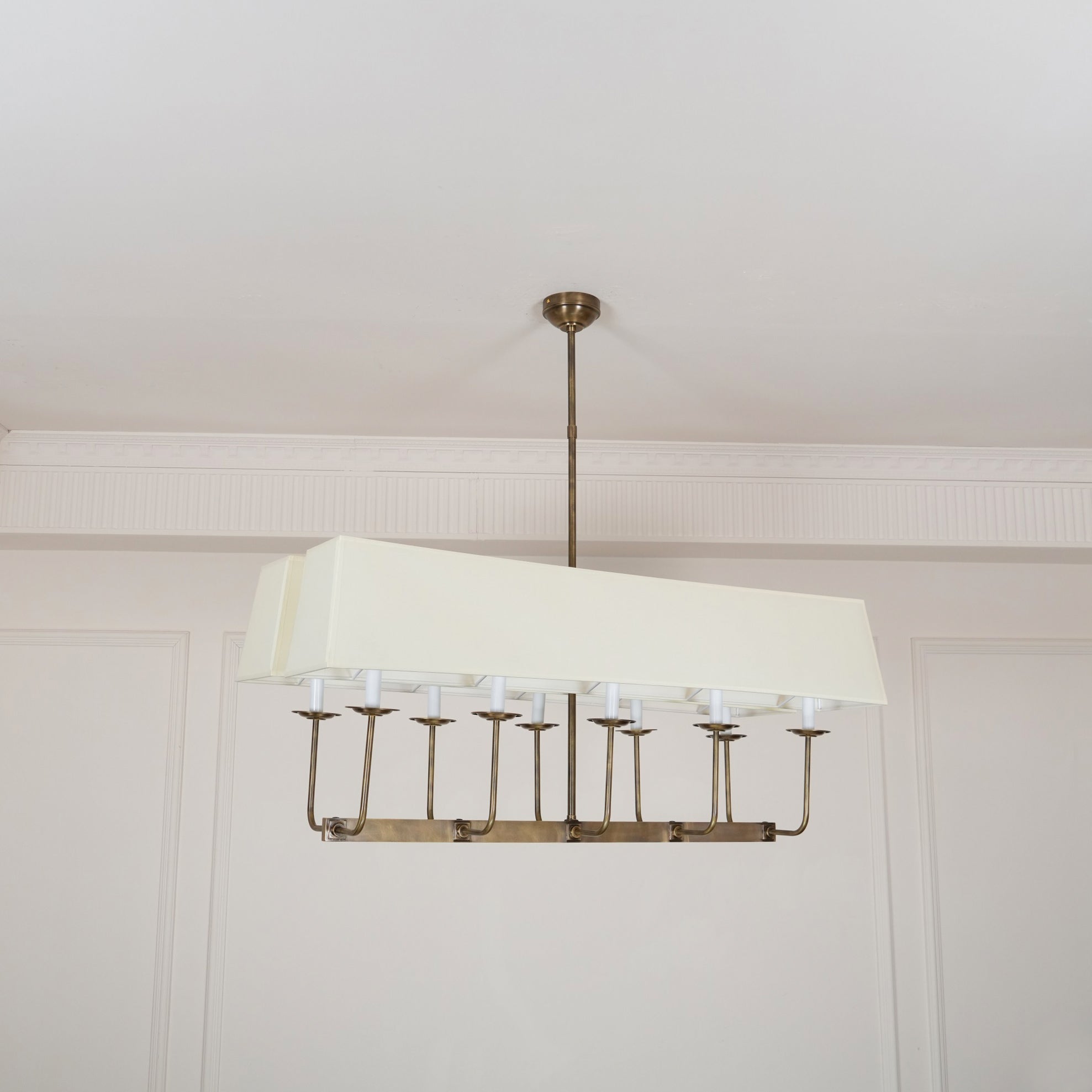 Beacon Linearer Kronleuchter aus Messinggewebe-Letslighting