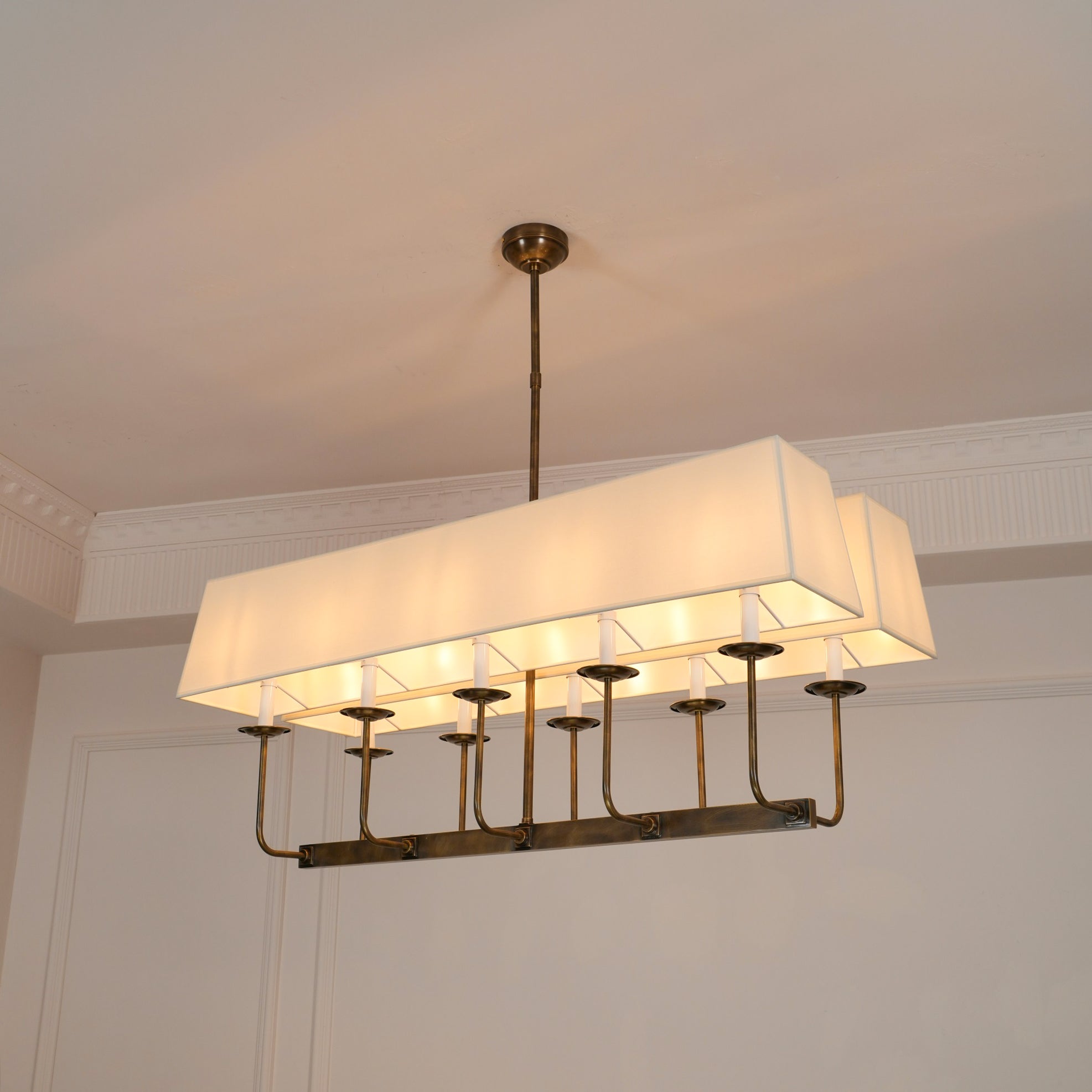Beacon Linearer Kronleuchter aus Messinggewebe-Letslighting