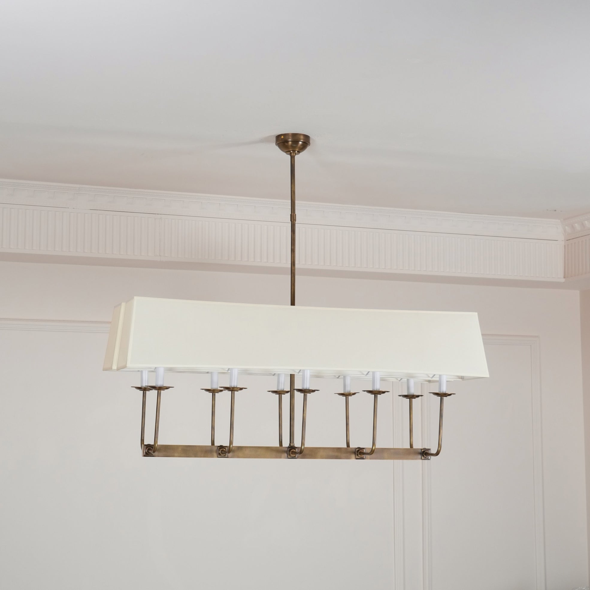 Beacon Linearer Kronleuchter aus Messinggewebe-Letslighting