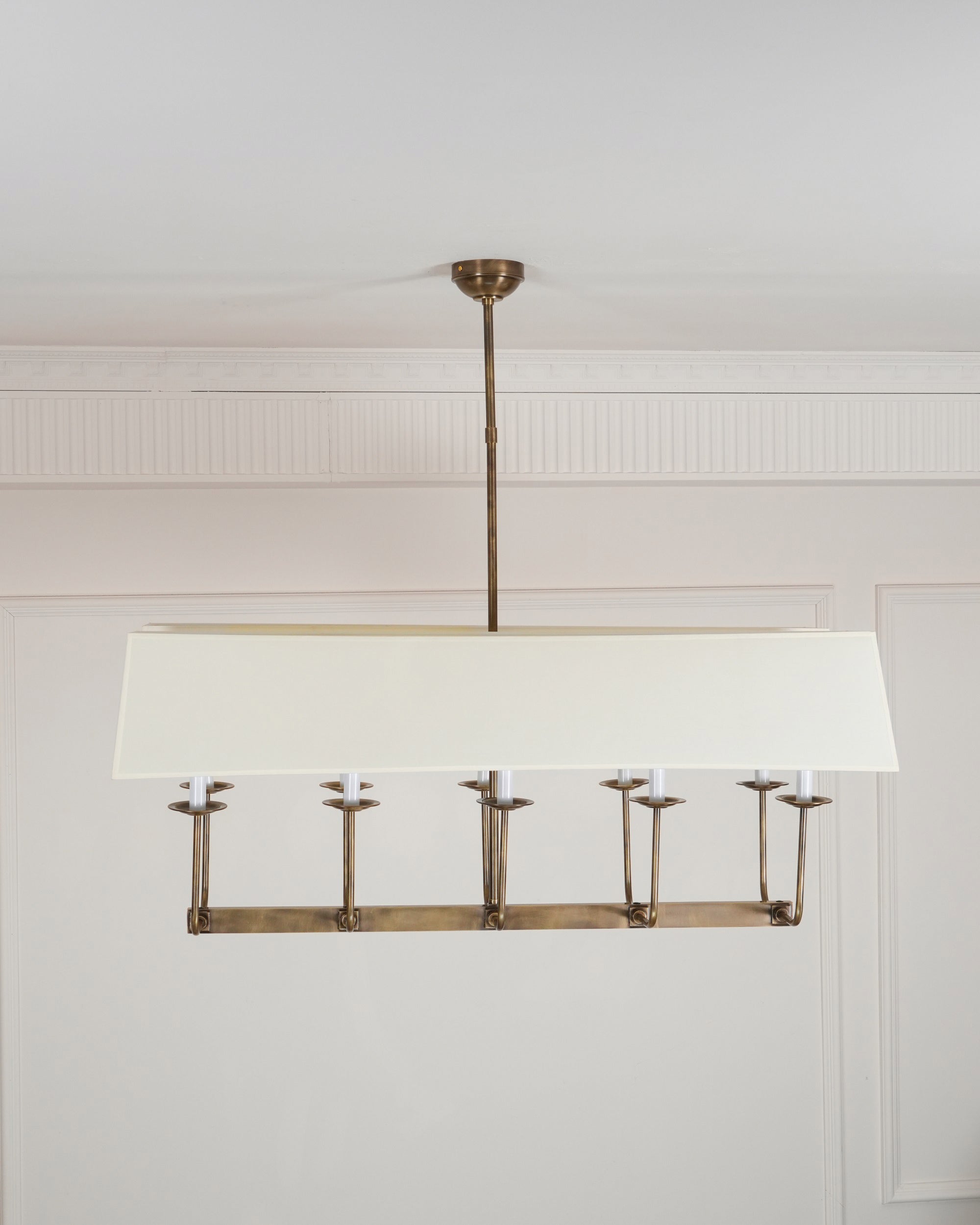 Beacon Linearer Kronleuchter aus Messinggewebe-Letslighting