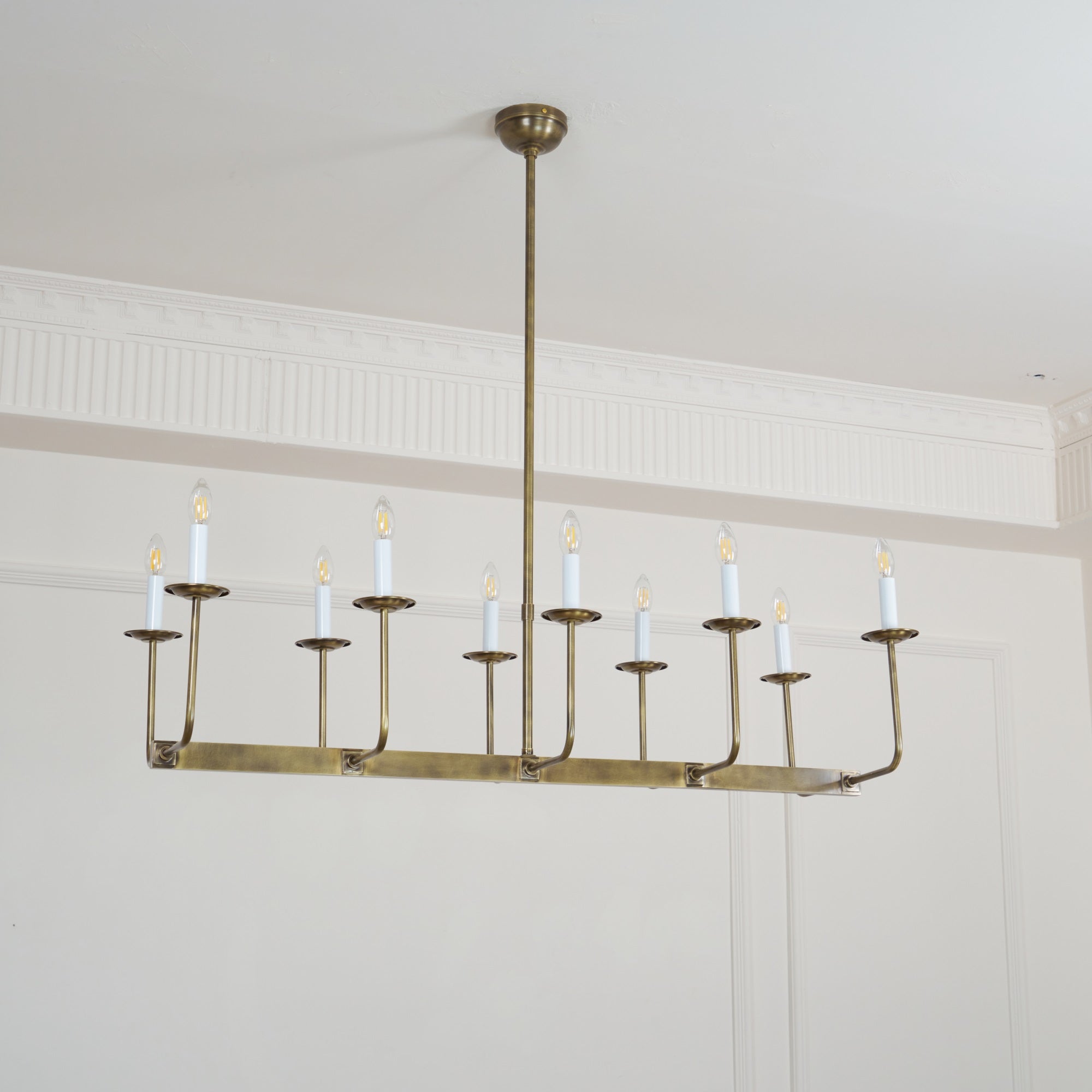Beacon Linearer Kronleuchter aus Messinggewebe-Letslighting