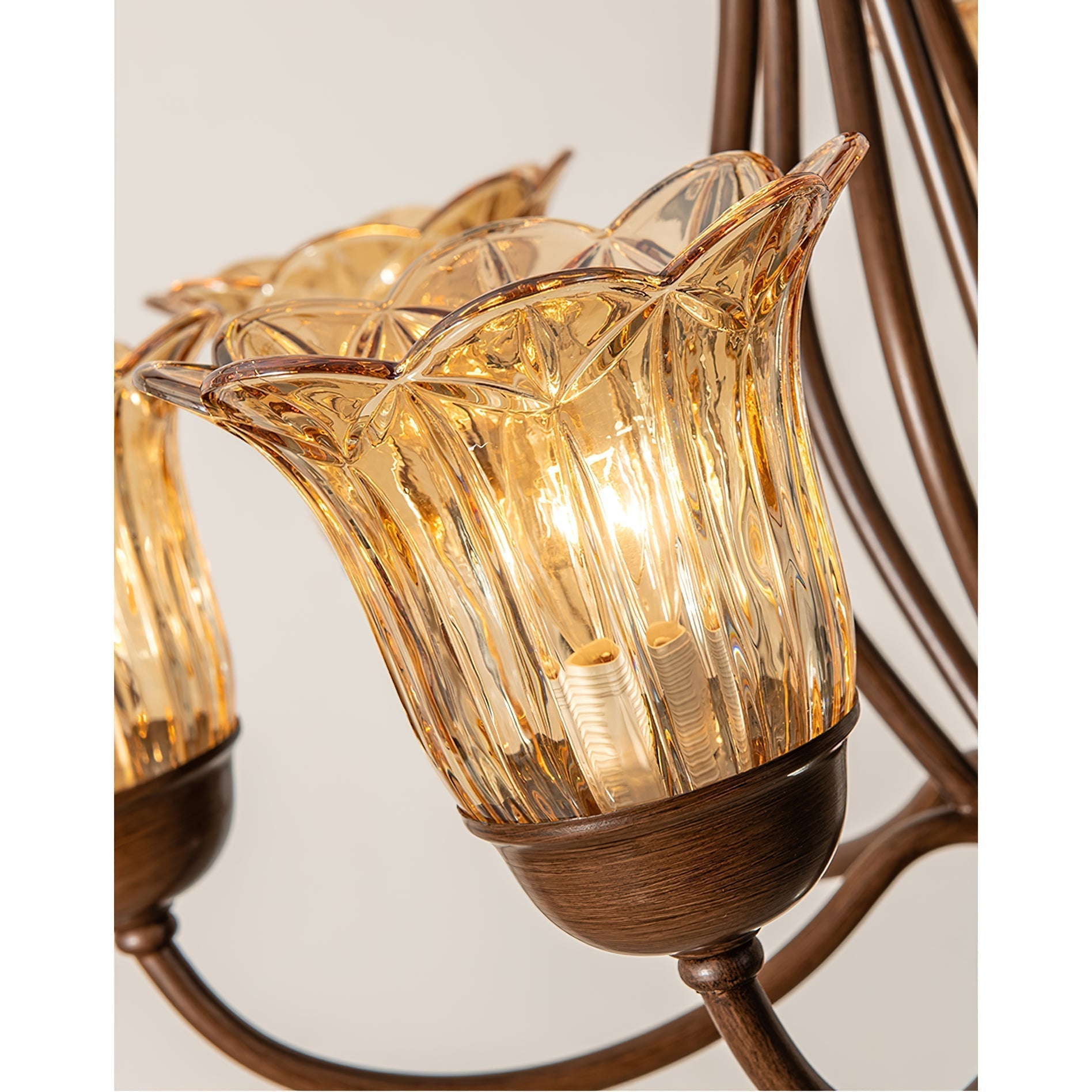 Brume Vintage Industrieller Bernstein-Glas Kronleuchter-Letslighting
