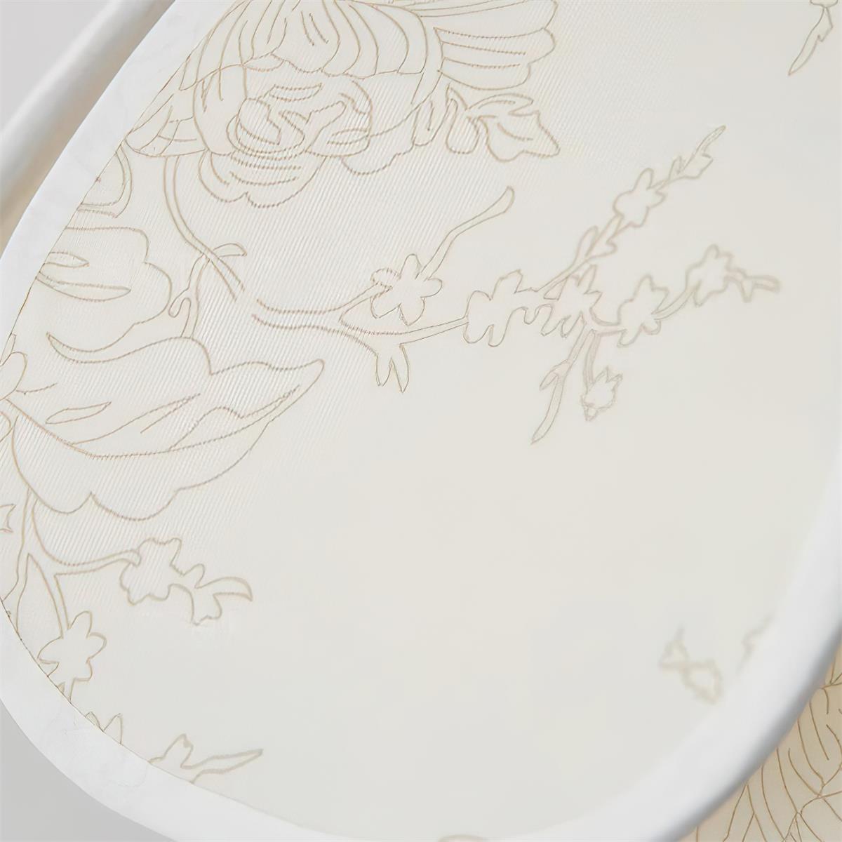 Yuki Wandleuchte mit floralen Holzelementen und Stoffschirm