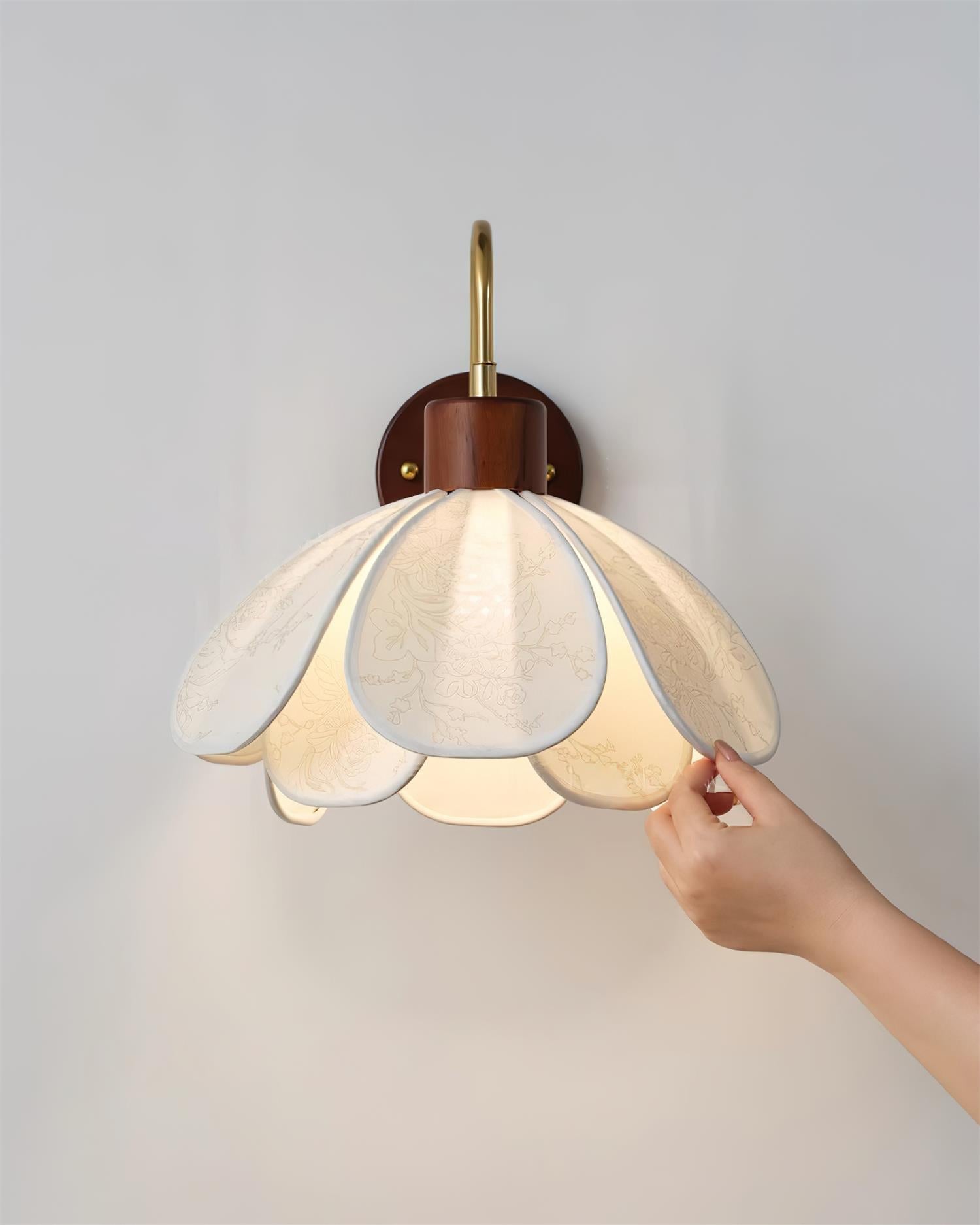 Florayne Vintage Floral Glass Wall Lamp - Letslighting