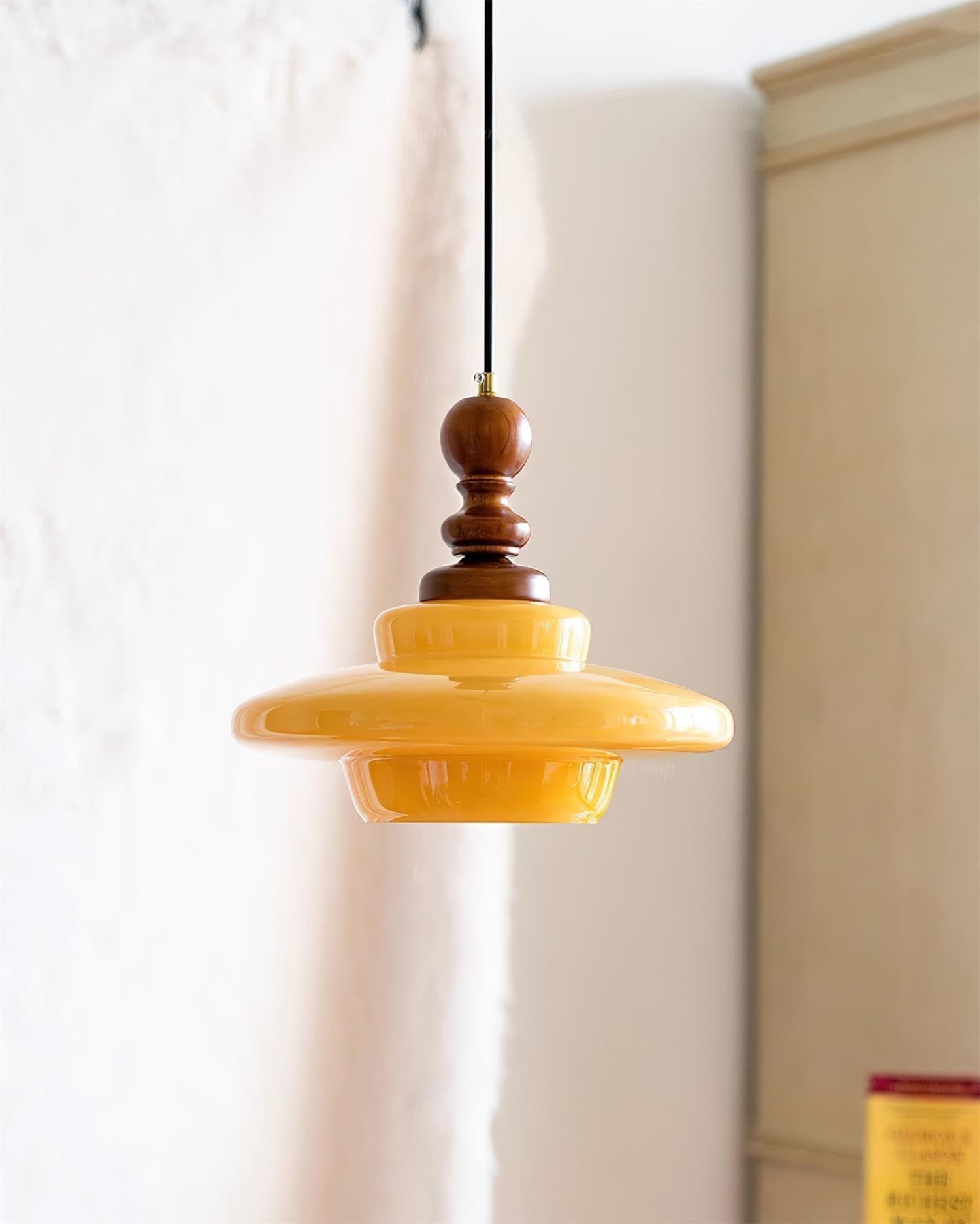 Pendelleuchte Gelbes Glas mit Walnussholz Akzent Retro-Letslighting