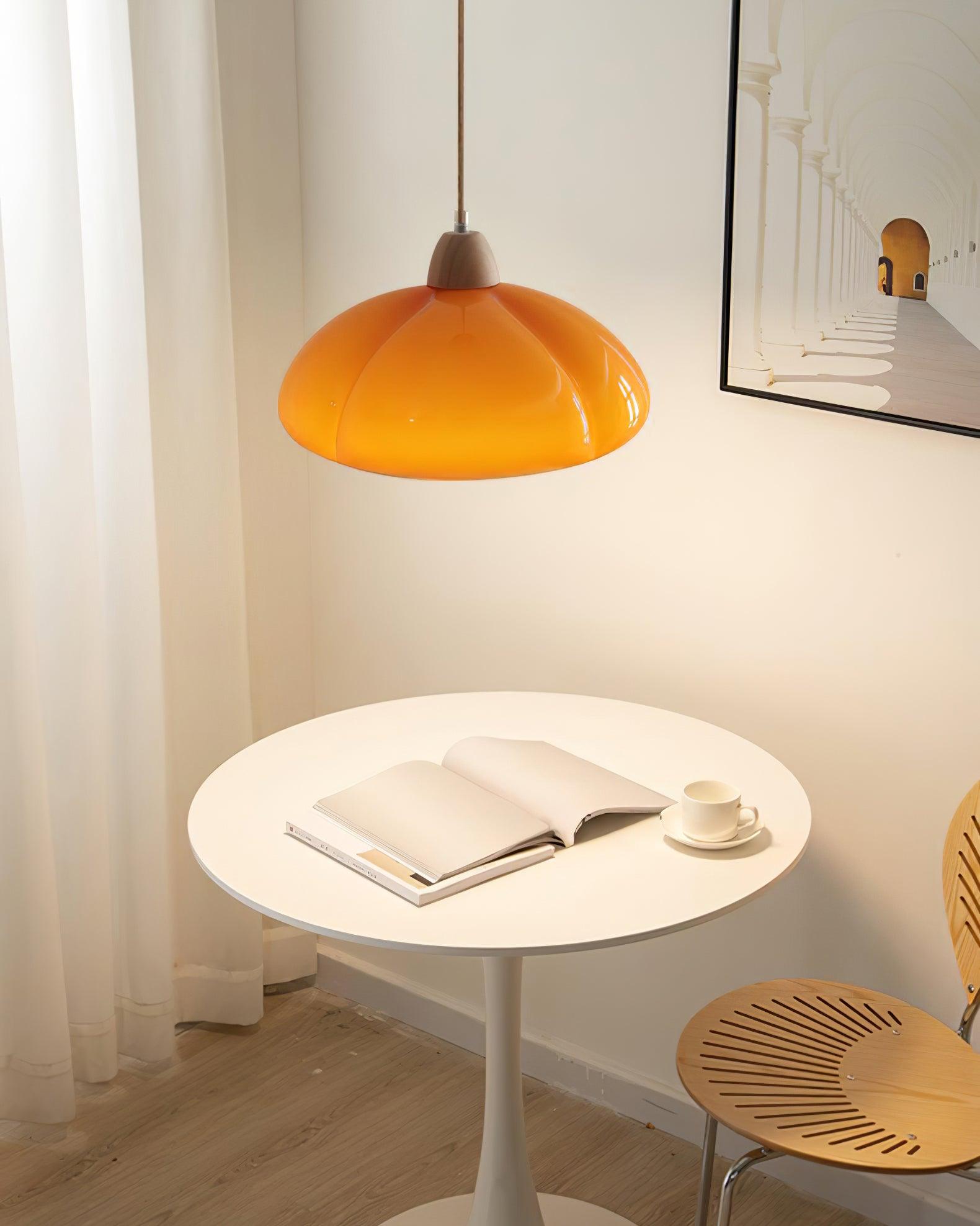 Pendelleuchte Abgerundeter Glasschirm Holzakzent Verspielt Modern-Letslighting