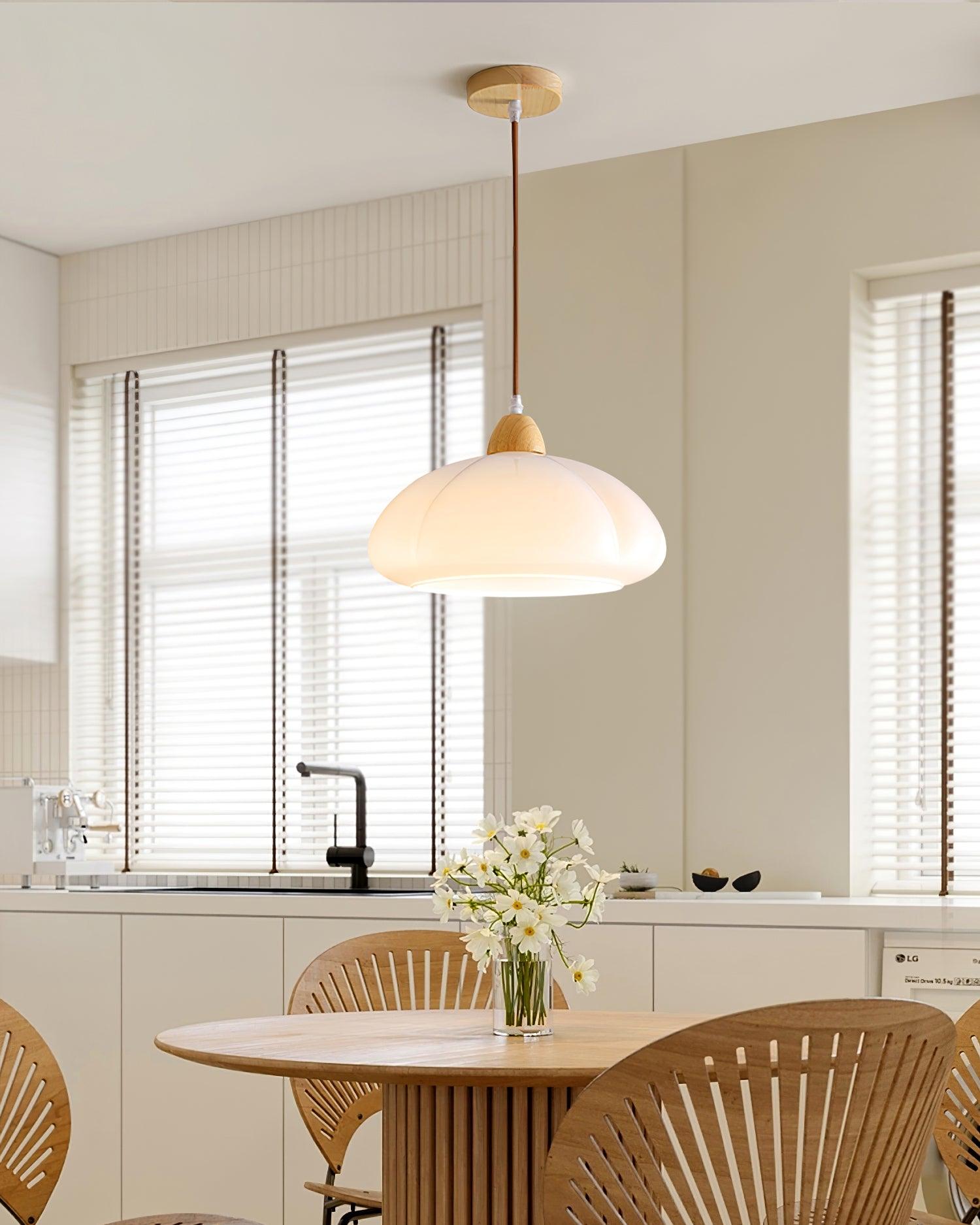 Pendelleuchte Abgerundeter Glasschirm Holzakzent Verspielt Modern-Letslighting