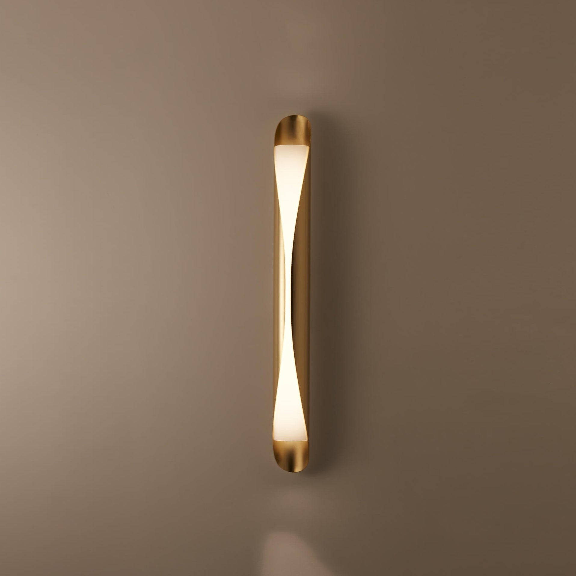 Jolt Minimalistische Moderne Kupfer-Wandleuchte-Letslighting