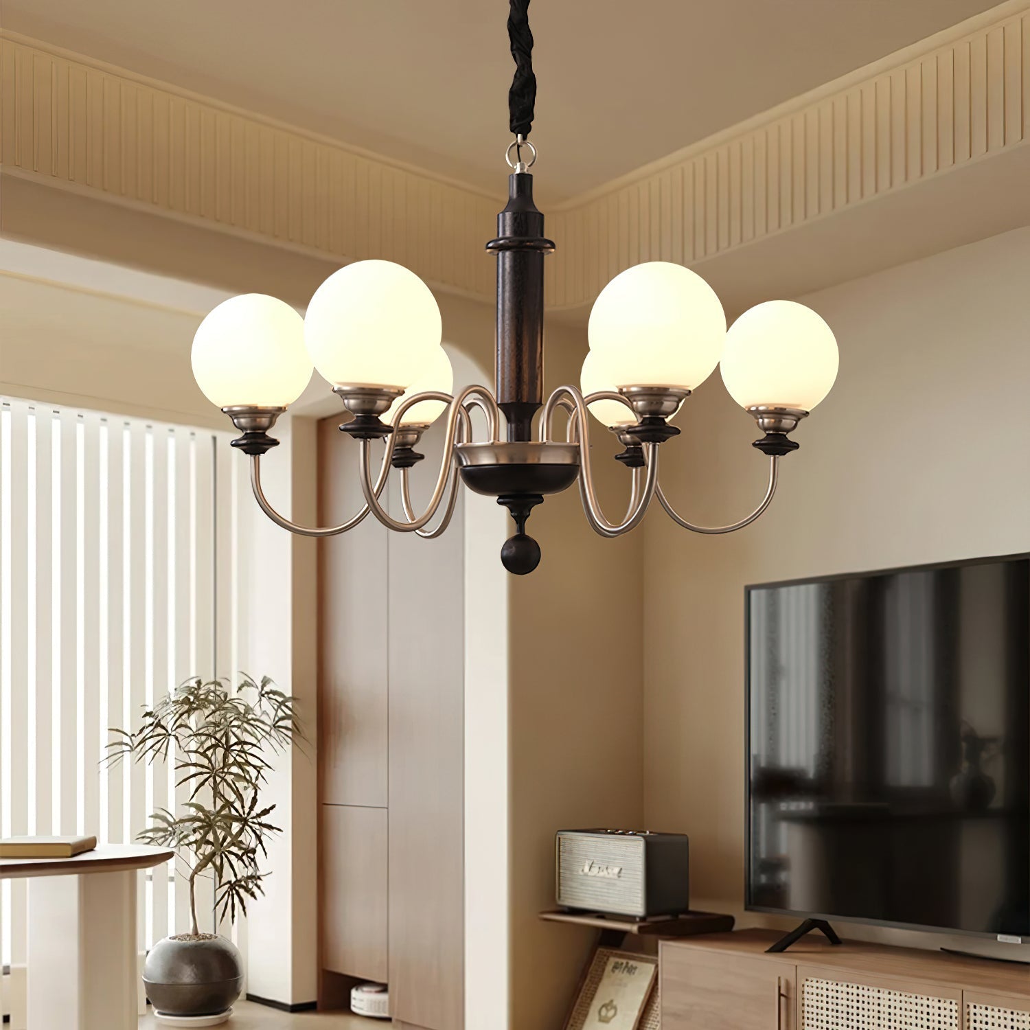 Nyvinia Vintage Kronleuchter aus Messing und Glas-Letslighting