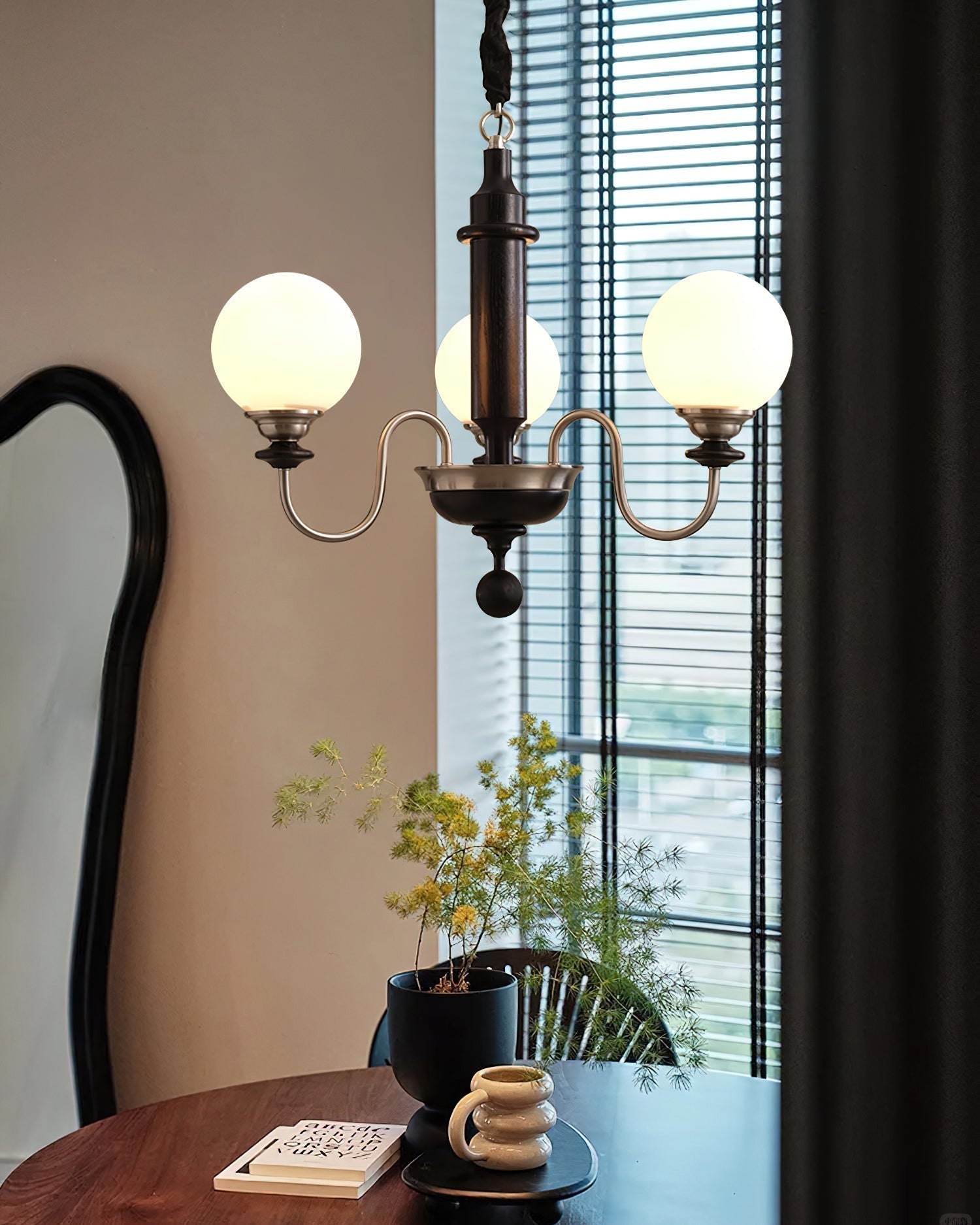 Nyvinia Vintage Kronleuchter aus Messing und Glas-Letslighting