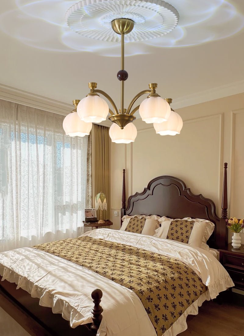 Alshaarae Traditioneller Premium-Bogen-Kronleuchter aus Holz und Glas-Letslighting