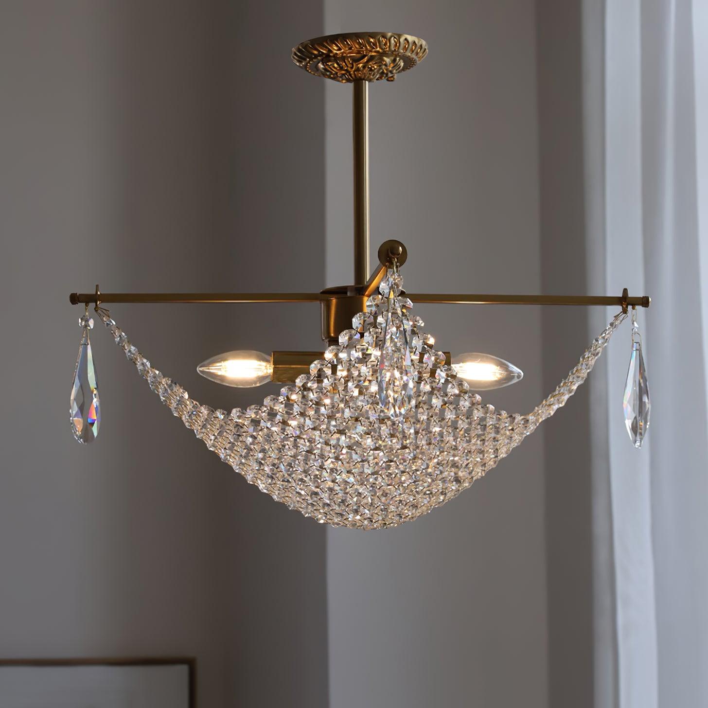 Lustra Kronleuchter mit Kristallketten und Kristall-Letslighting