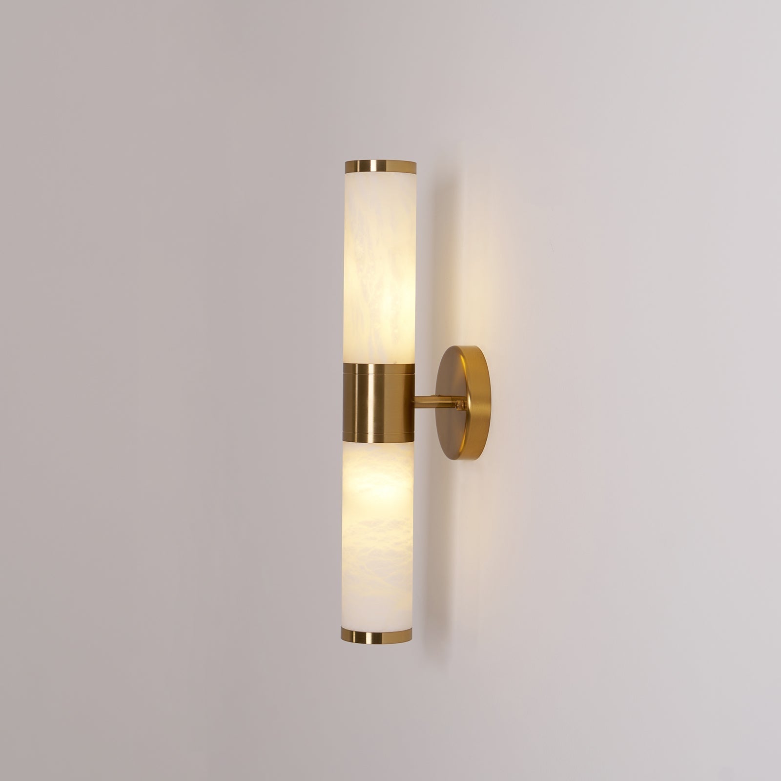 Kaia Minimalist Alabaster Wall Lamp - Neutralighting