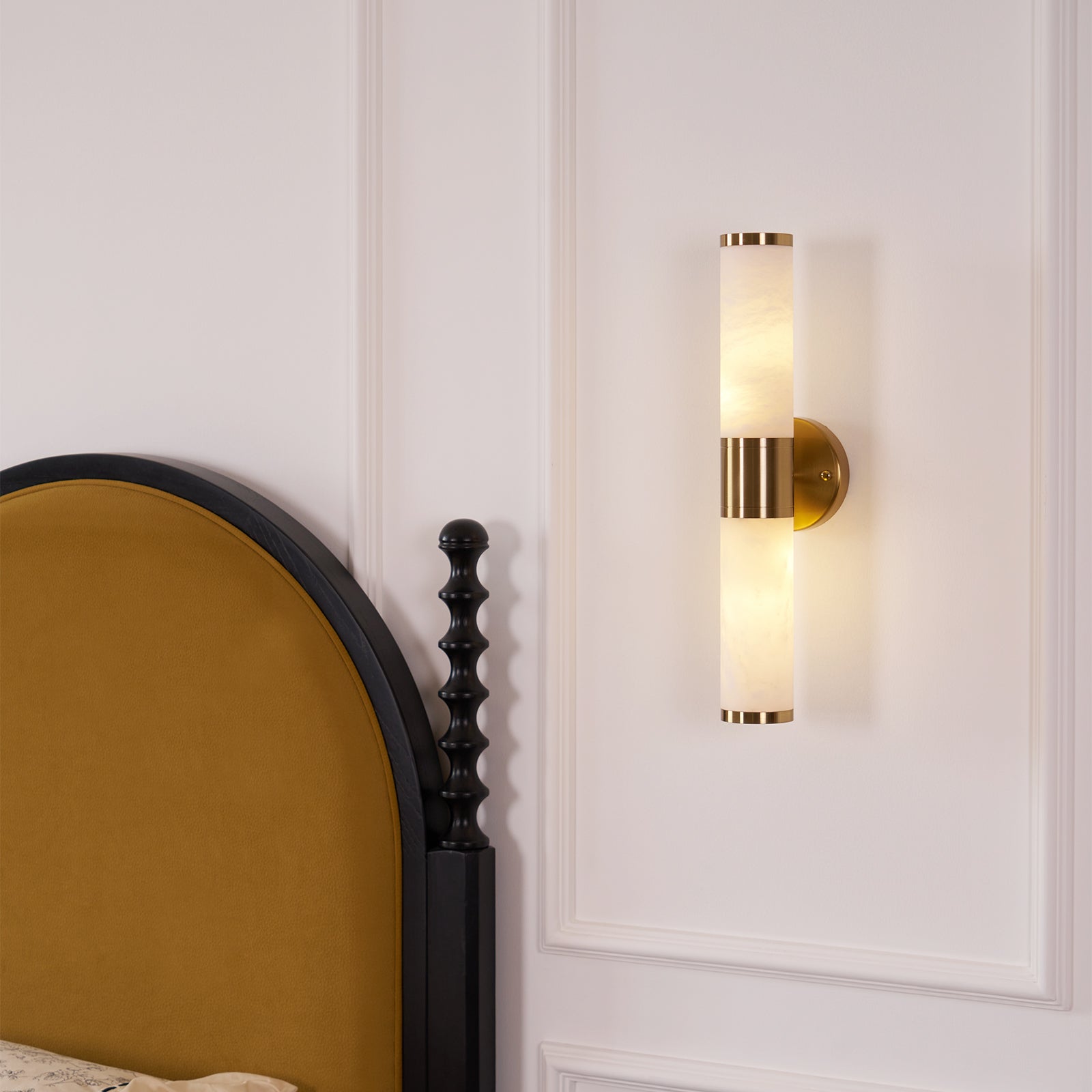 Kaia Minimalist Alabaster Wall Lamp - Neutralighting