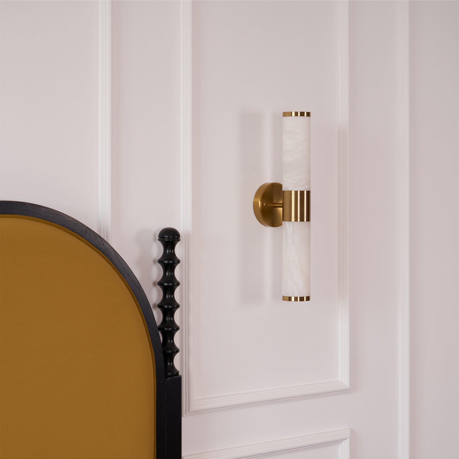 Kaia Minimalist Alabaster Wall Lamp - Neutralighting