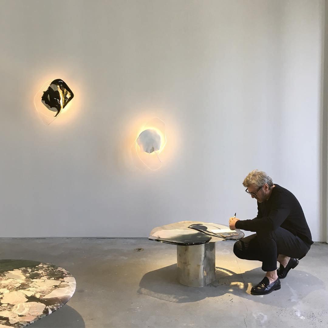 Beatrice Künstlerische Wandleuchte aus schwarzem Glas