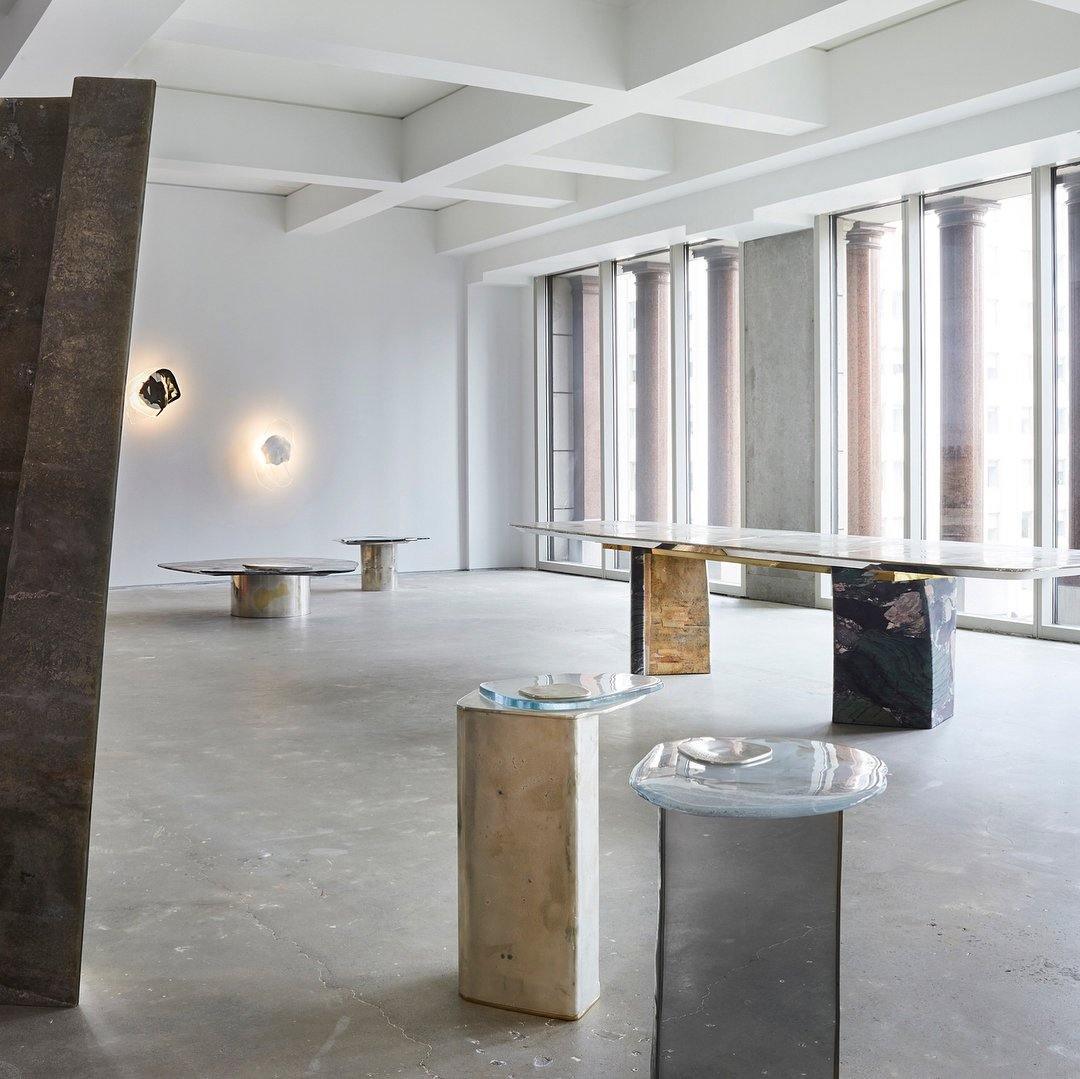 Beatrice Künstlerische Wandleuchte aus schwarzem Glas