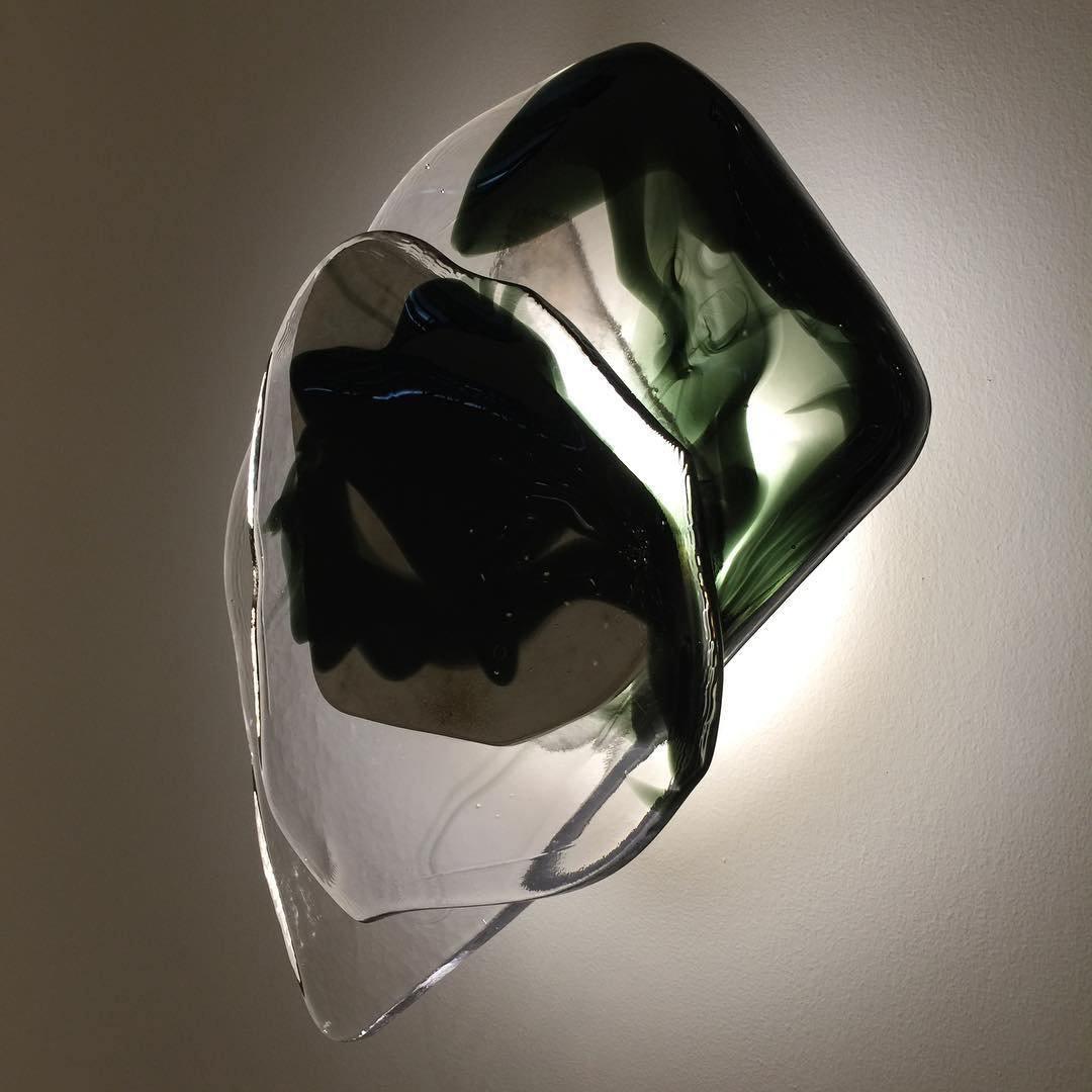 Beatrice Künstlerische Wandleuchte aus schwarzem Glas