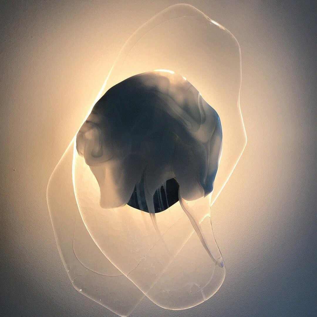 Beatrice Künstlerische Wandleuchte aus schwarzem Glas