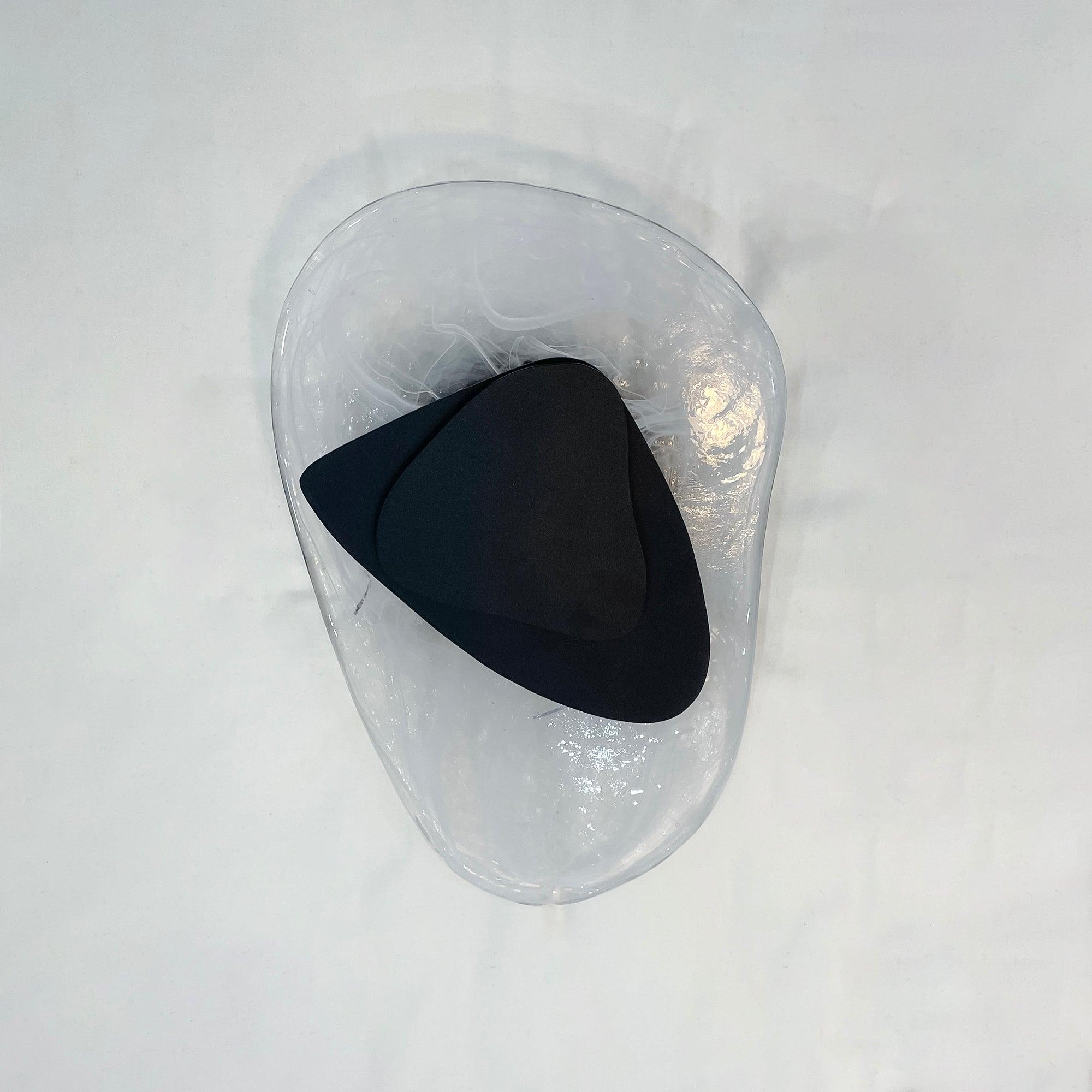 Beatrice Künstlerische Wandleuchte aus schwarzem Glas