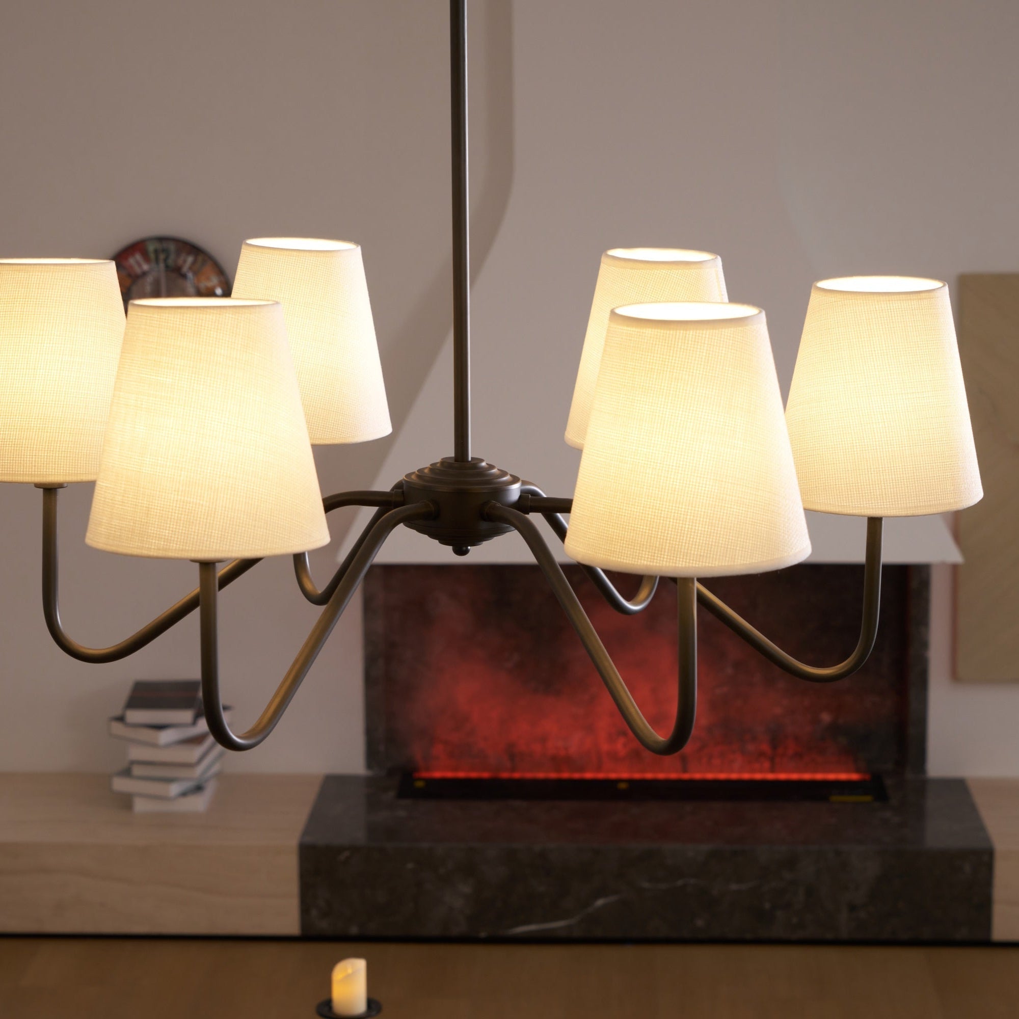 Aurvarira Lumos Klassischer Kronleuchter aus Schwarzem Stoff-Letslighting