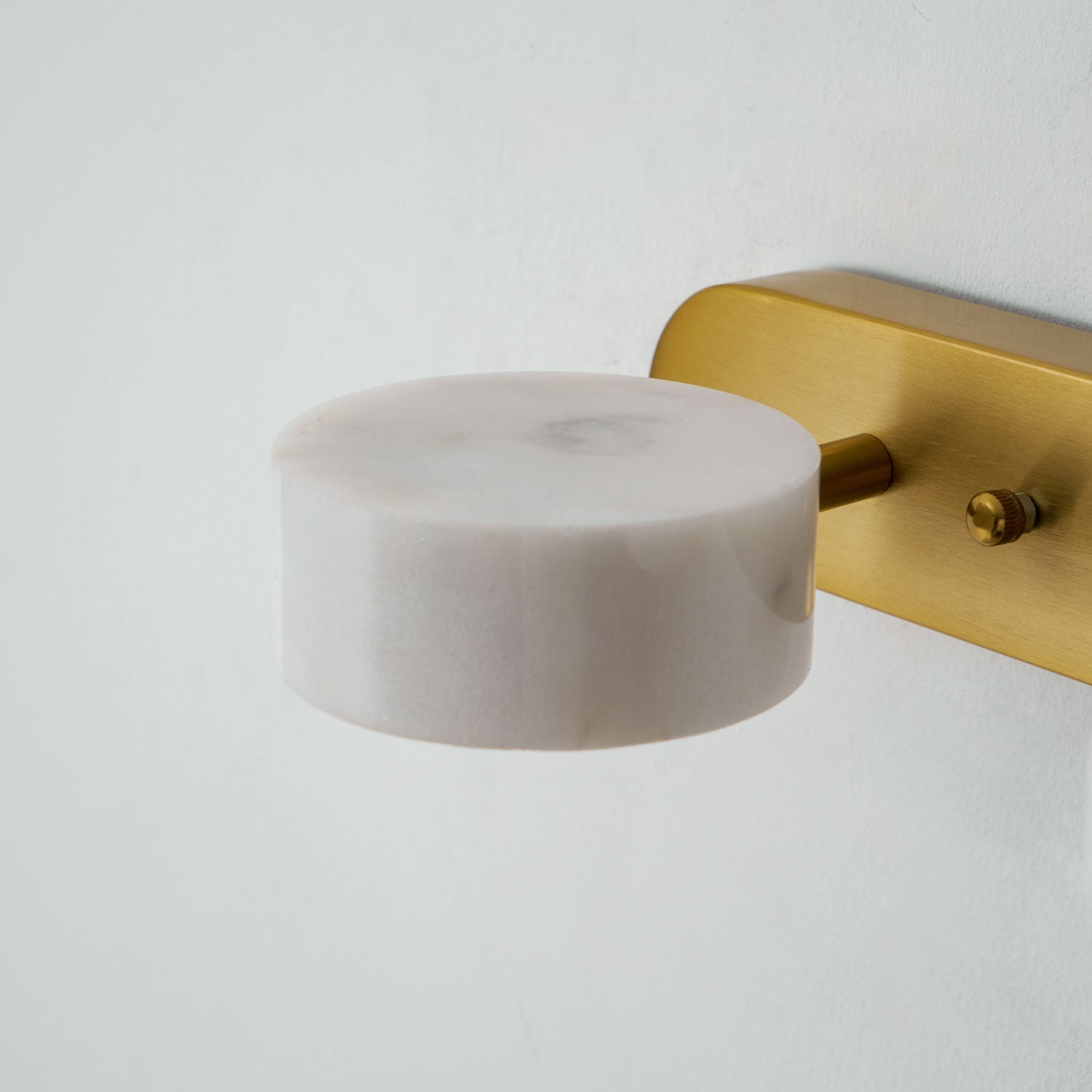 Orshaa Linear Travertine Vanity Light - Neutralighting