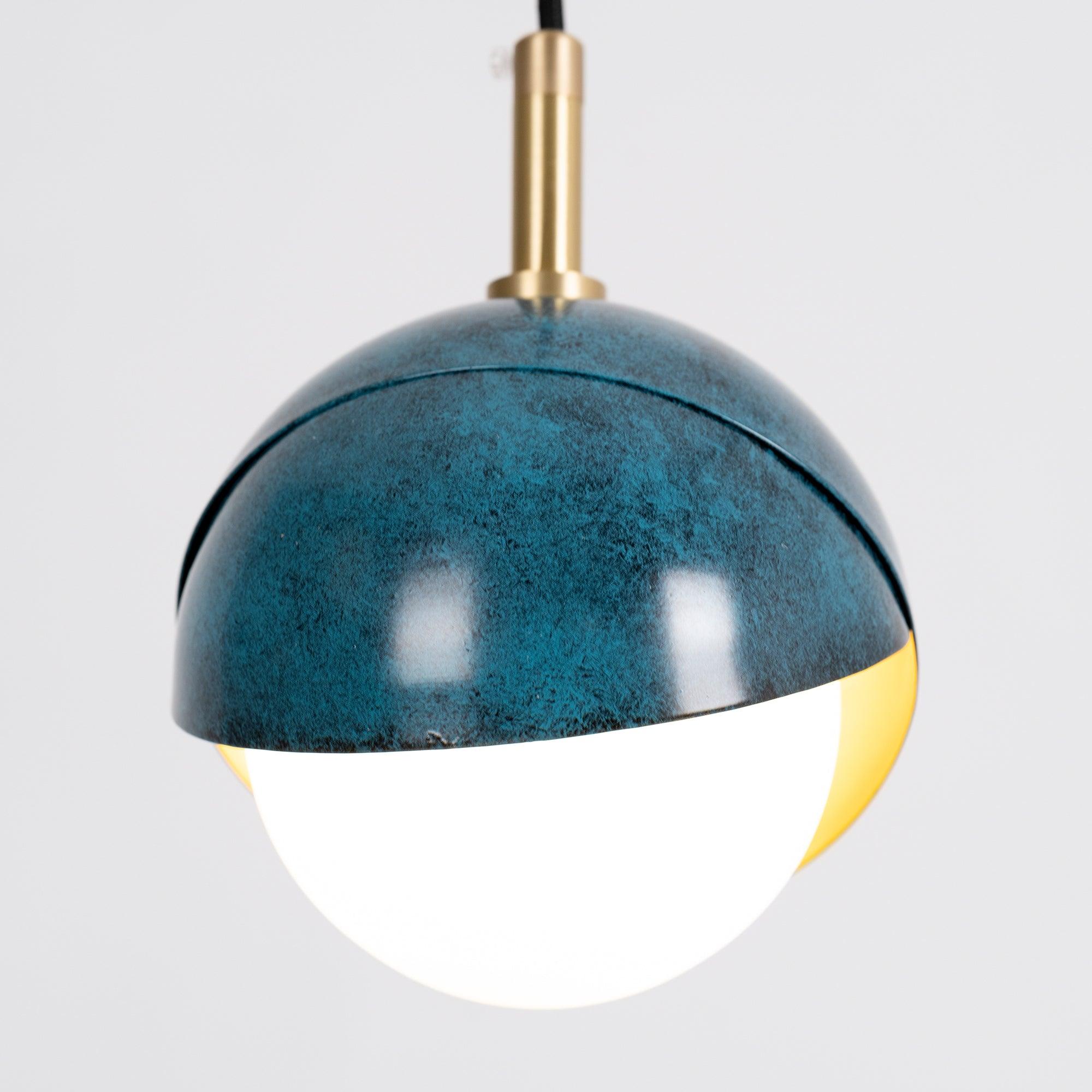 Solara Moderne Pendelleuchte Messing Geschachtelte Opalkugel-Letslighting