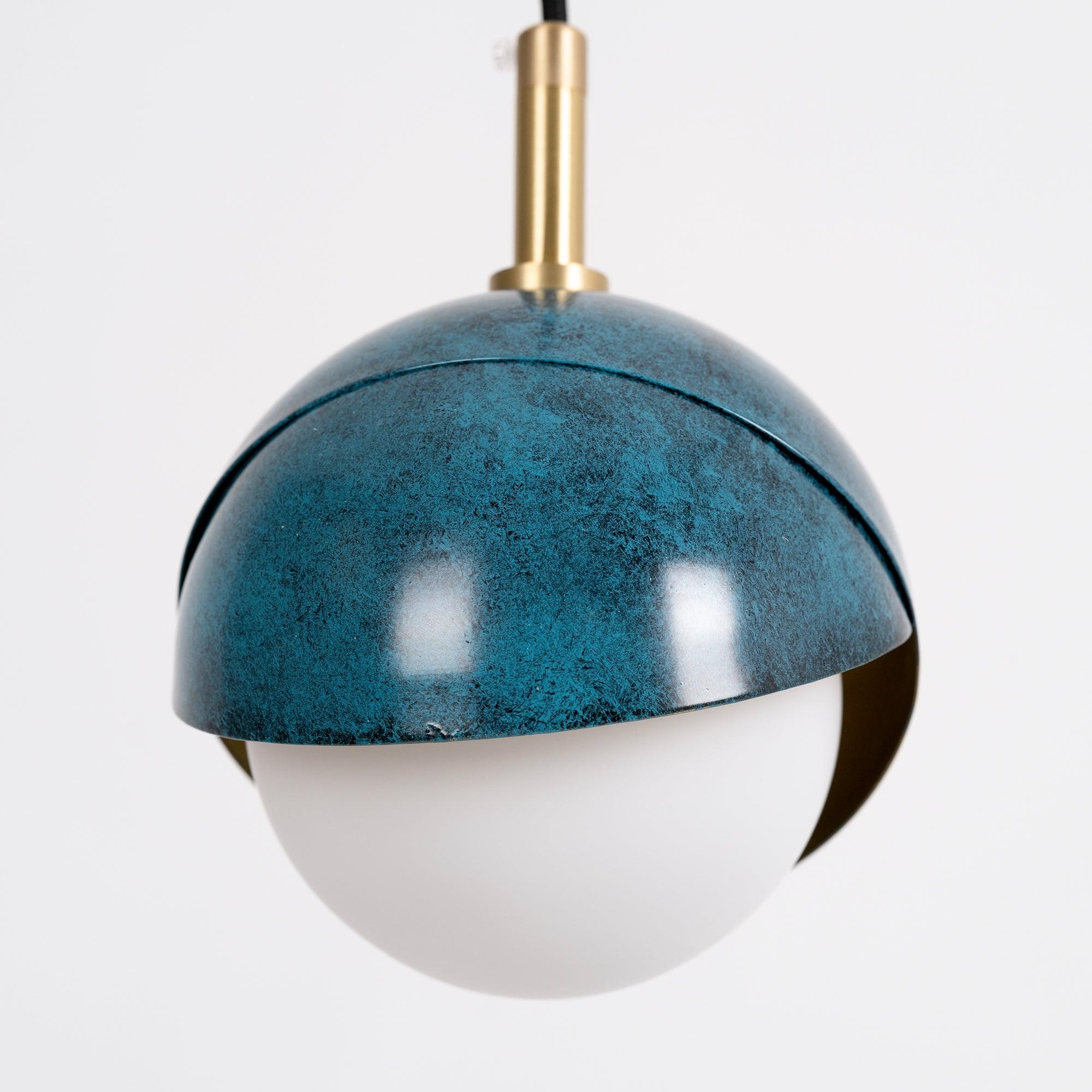 Solara Moderne Pendelleuchte Messing Geschachtelte Opalkugel-Letslighting