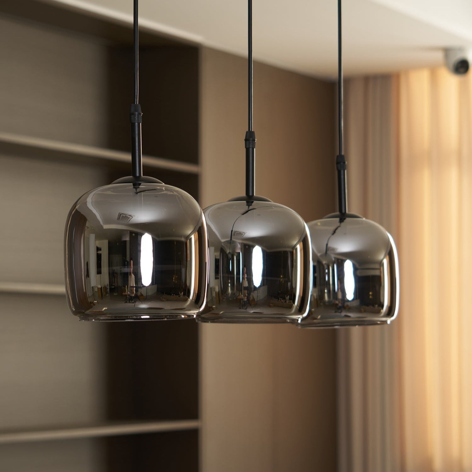 June Minimalistische Glas-Pendelleuchte in Rauchgrau