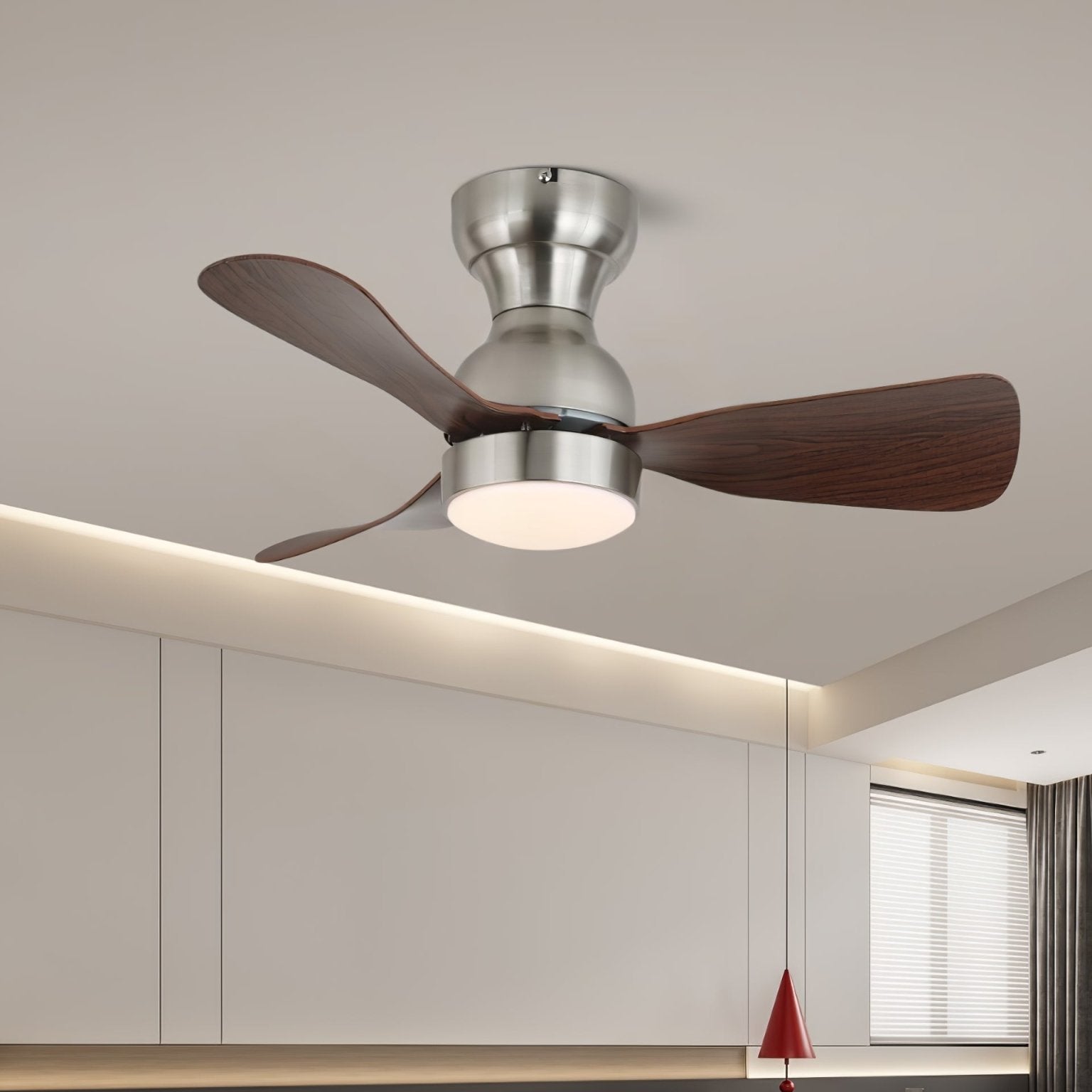 Aurdorus Deckenventilator mit Beleuchtung in einem Schlafzimmer