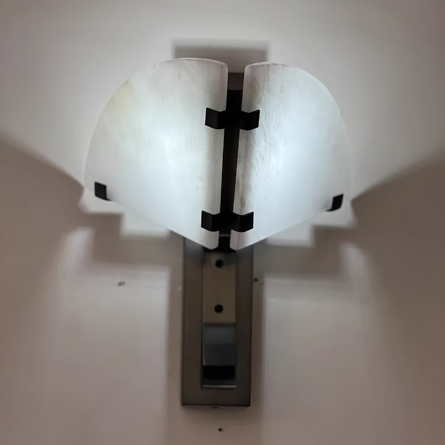 Selesta Modern Alabaster Wall Light - Neutralighting