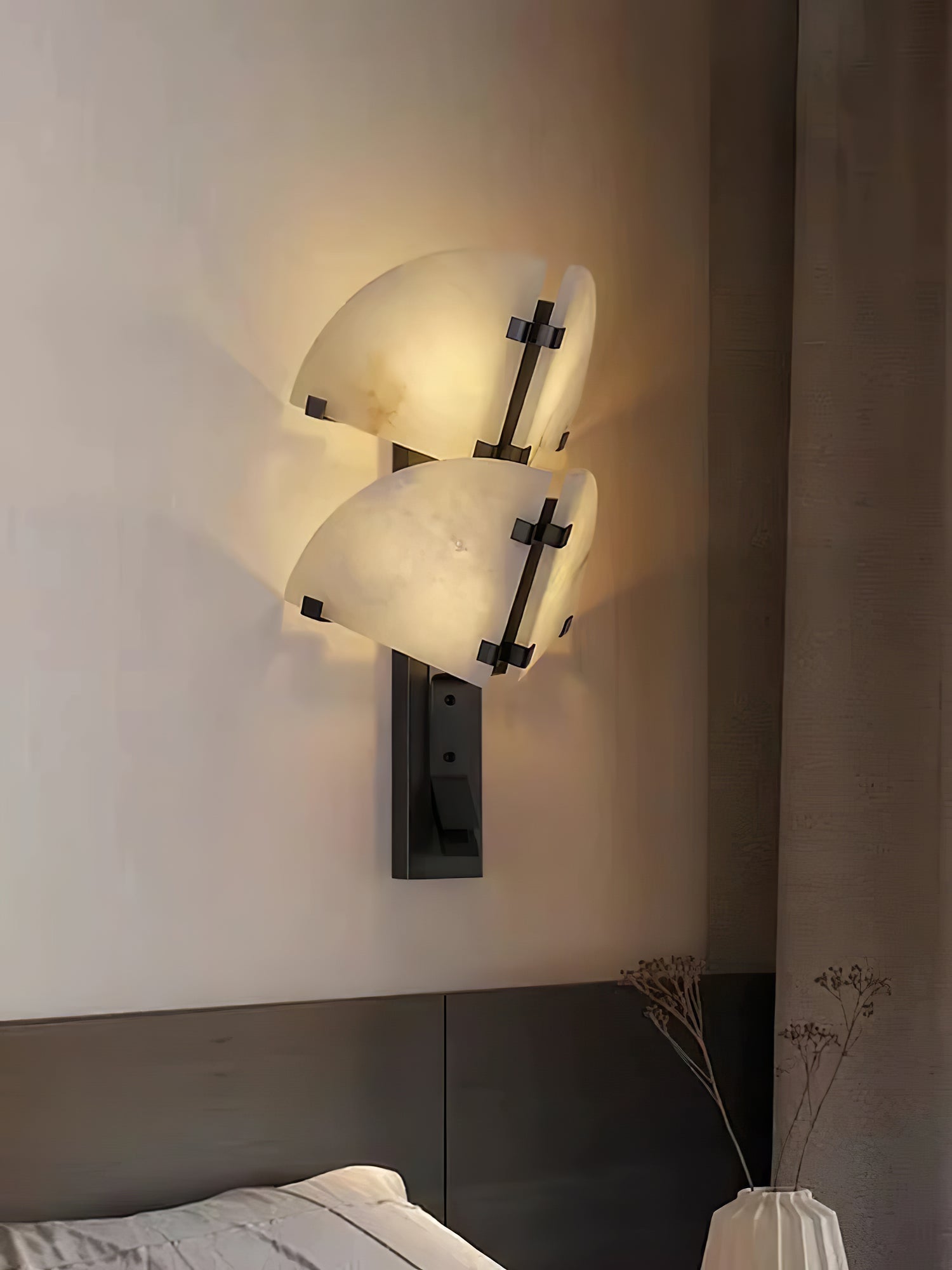 Selesta Modern Alabaster Wall Light - Neutralighting